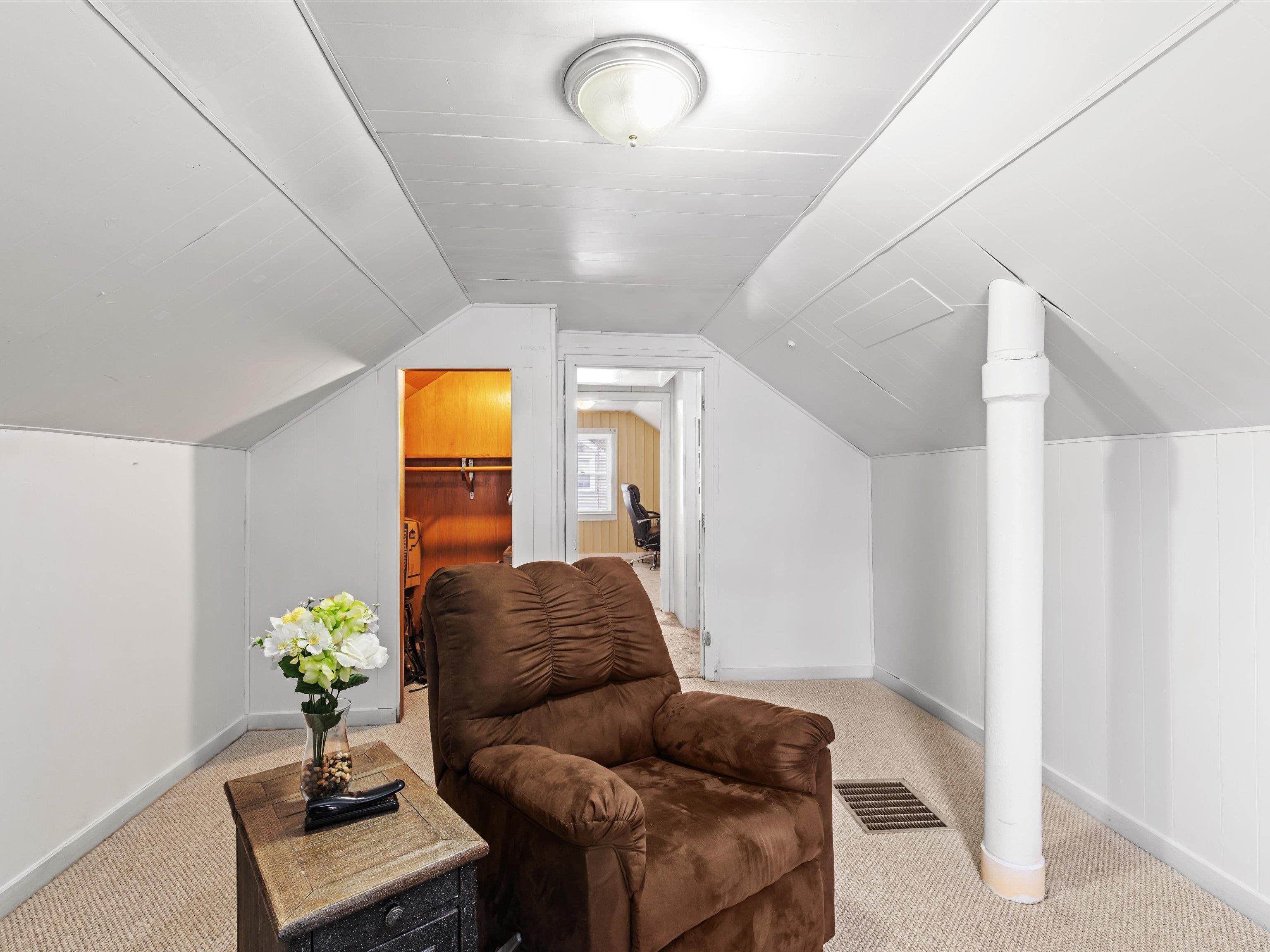 1231 Maple Ave, Owensboro, Kentucky 42301, 5 Bedrooms Bedrooms, ,2 BathroomsBathrooms,Single Family Residence,For Sale,Maple Ave,94351