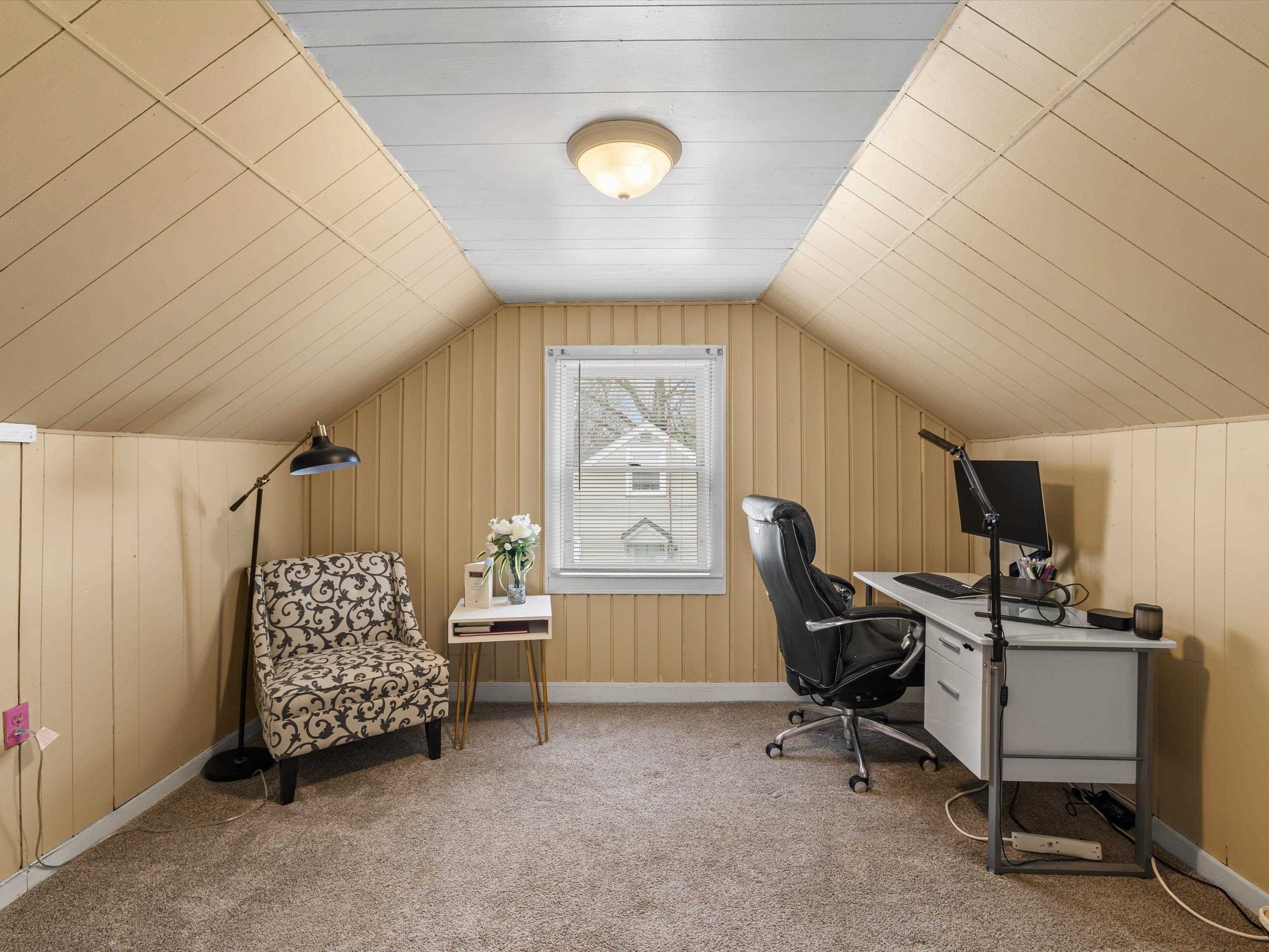 1231 Maple Ave, Owensboro, Kentucky 42301, 5 Bedrooms Bedrooms, ,2 BathroomsBathrooms,Single Family Residence,For Sale,Maple Ave,94351