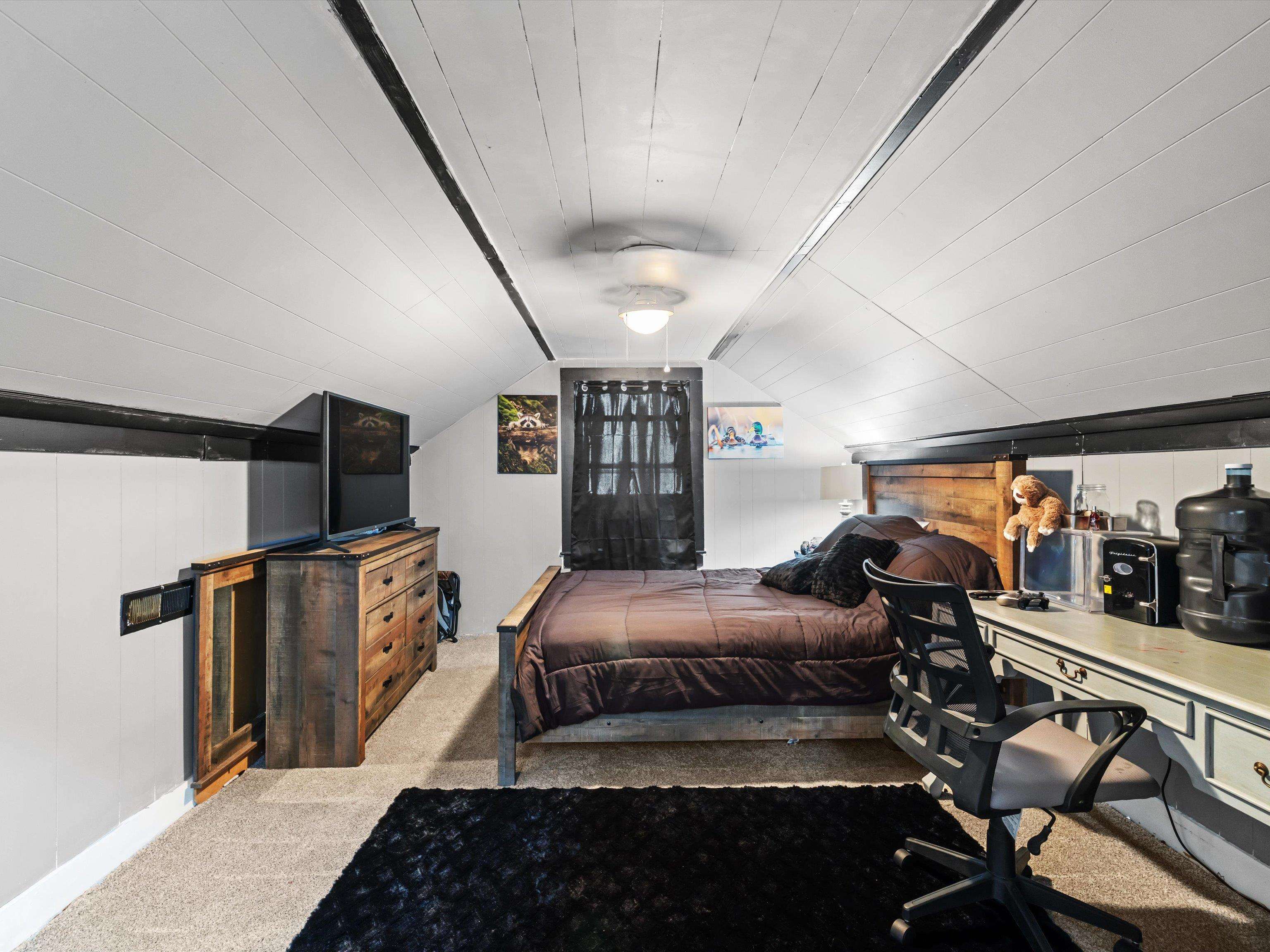 1231 Maple Ave, Owensboro, Kentucky 42301, 5 Bedrooms Bedrooms, ,2 BathroomsBathrooms,Single Family Residence,For Sale,Maple Ave,94351