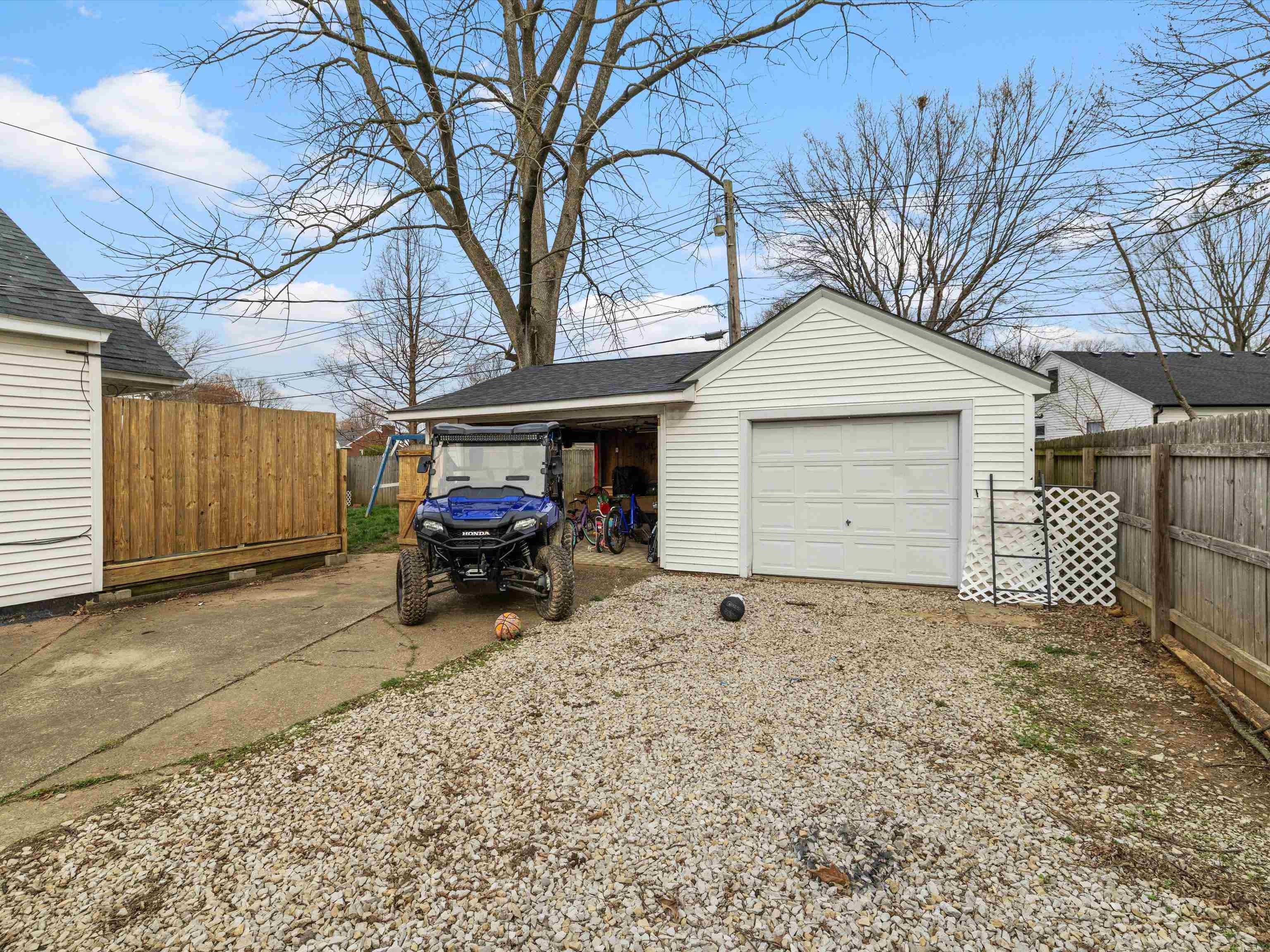 1231 Maple Ave, Owensboro, Kentucky 42301, 5 Bedrooms Bedrooms, ,2 BathroomsBathrooms,Single Family Residence,For Sale,Maple Ave,94351