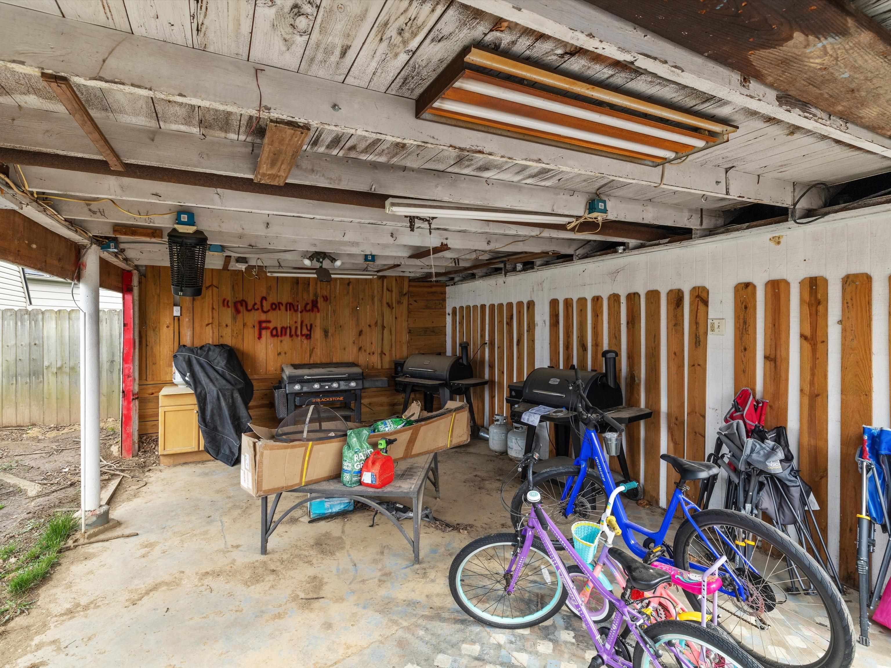 1231 Maple Ave, Owensboro, Kentucky 42301, 5 Bedrooms Bedrooms, ,2 BathroomsBathrooms,Single Family Residence,For Sale,Maple Ave,94351