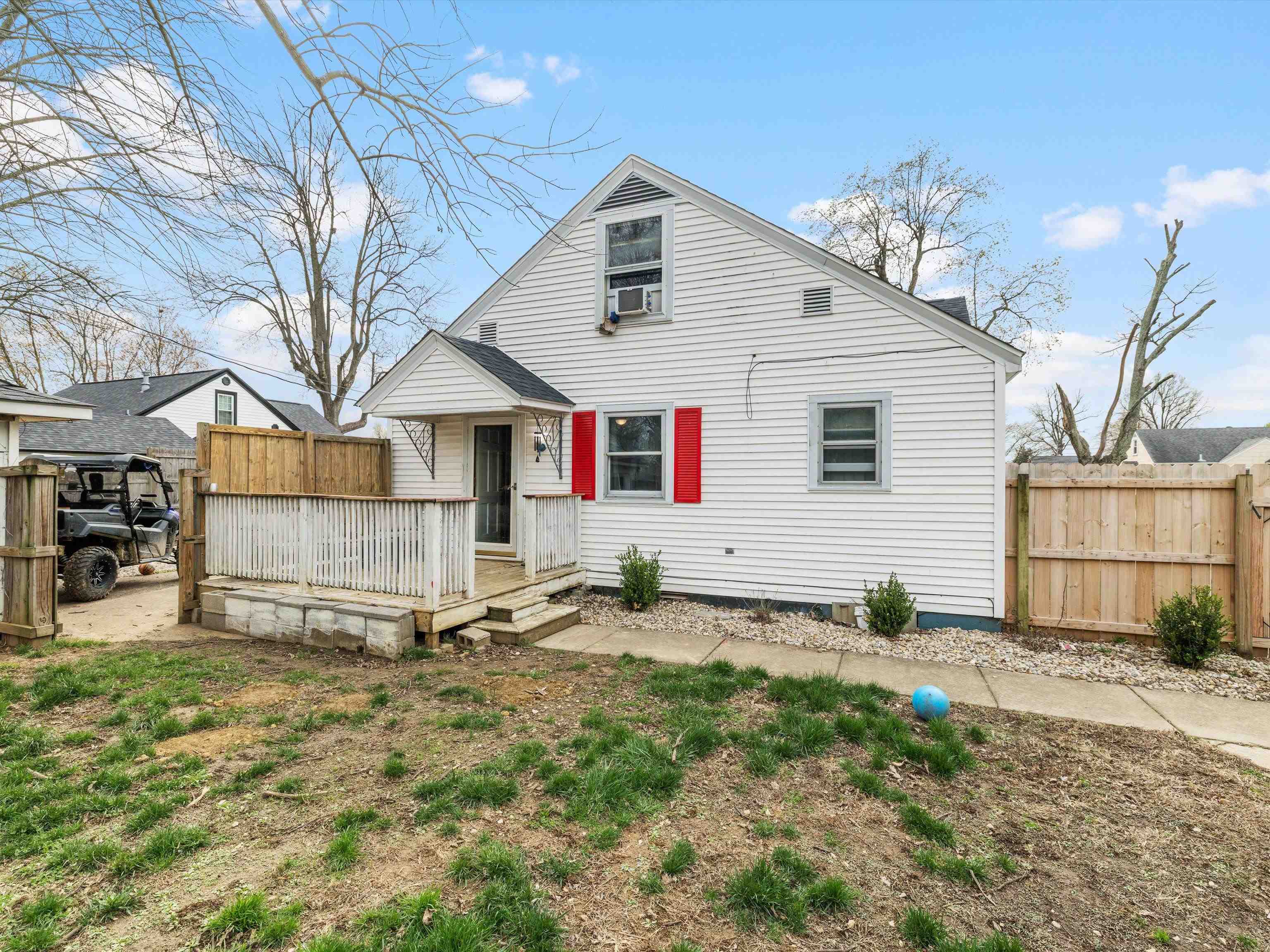 1231 Maple Ave, Owensboro, Kentucky 42301, 5 Bedrooms Bedrooms, ,2 BathroomsBathrooms,Single Family Residence,For Sale,Maple Ave,94351