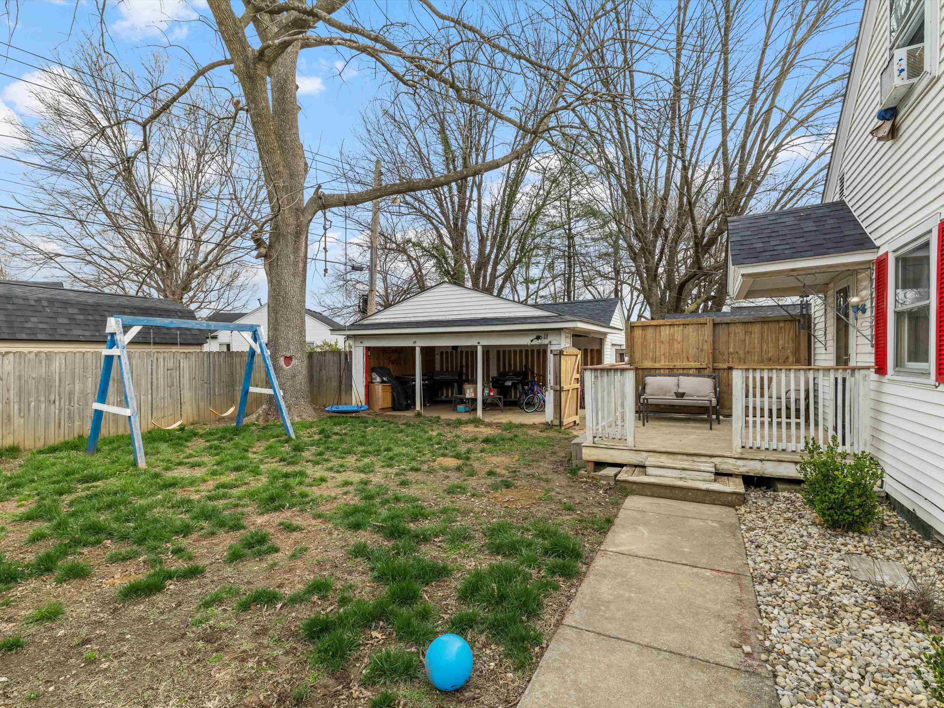 1231 Maple Ave, Owensboro, Kentucky 42301, 5 Bedrooms Bedrooms, ,2 BathroomsBathrooms,Single Family Residence,For Sale,Maple Ave,94351