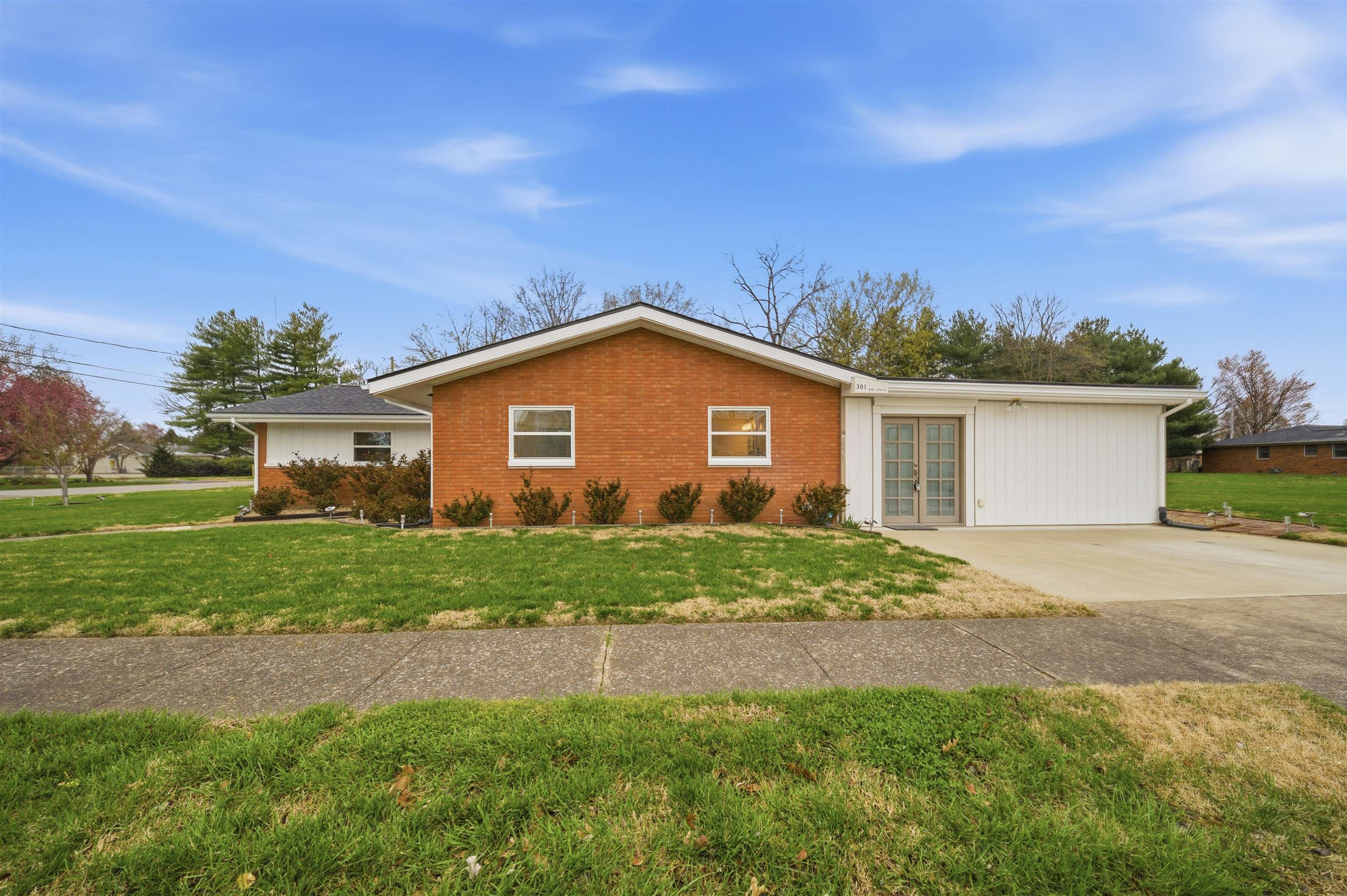 301 Legion Blvd, Owensboro, Kentucky 42303, 3 Bedrooms Bedrooms, ,2 BathroomsBathrooms,Single Family Residence,For Sale,Legion Blvd,94354