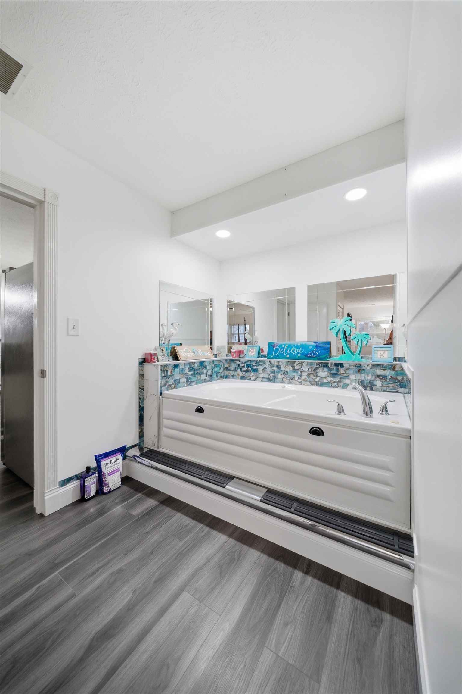 301 Legion Blvd, Owensboro, Kentucky 42303, 3 Bedrooms Bedrooms, ,2 BathroomsBathrooms,Single Family Residence,For Sale,Legion Blvd,94354