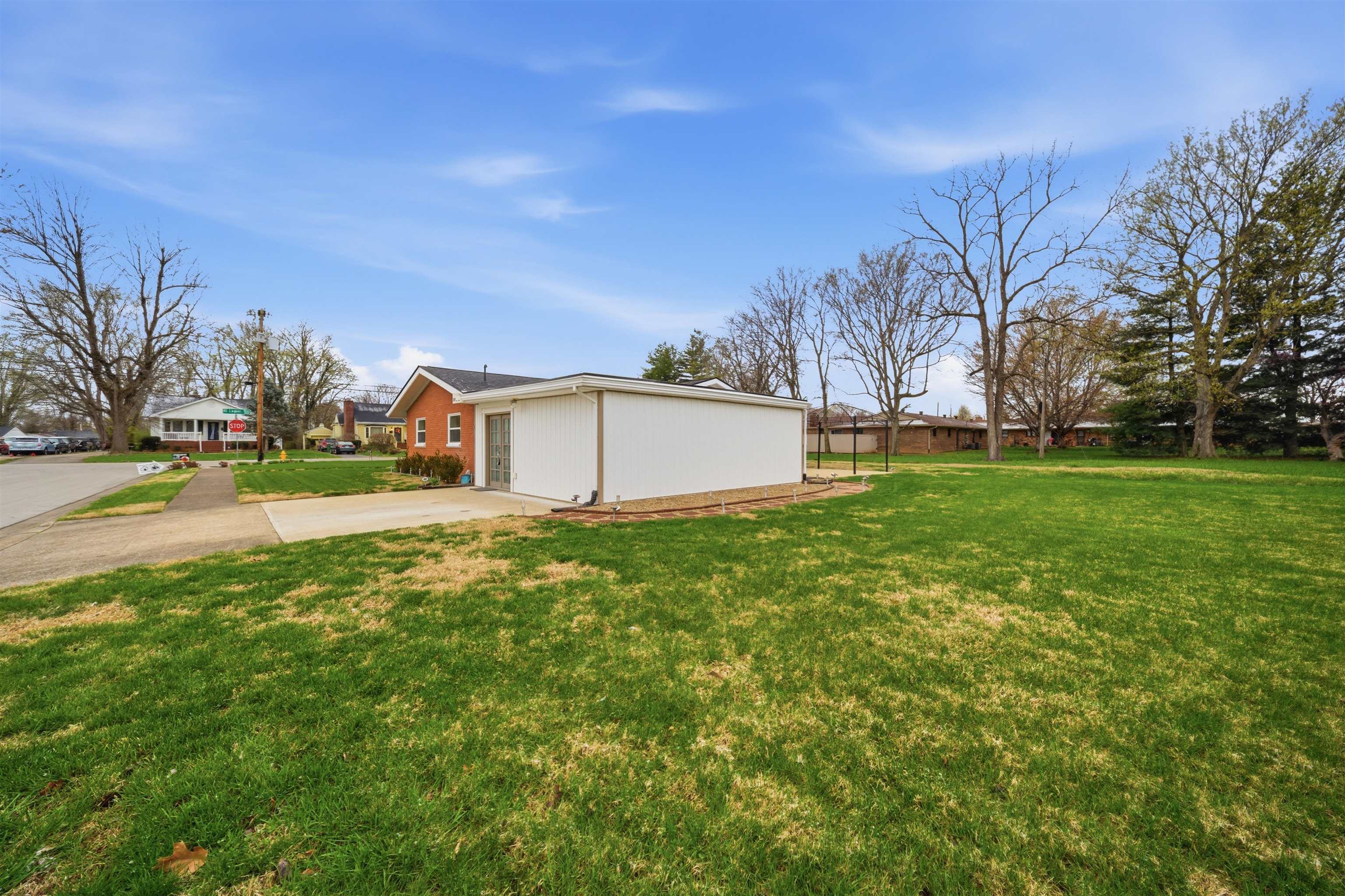 301 Legion Blvd, Owensboro, Kentucky 42303, 3 Bedrooms Bedrooms, ,2 BathroomsBathrooms,Single Family Residence,For Sale,Legion Blvd,94354