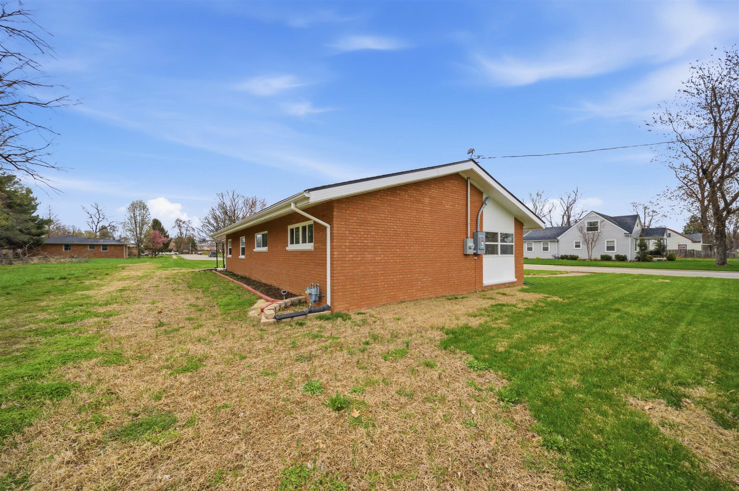 301 Legion Blvd, Owensboro, Kentucky 42303, 4 Bedrooms Bedrooms, ,2 BathroomsBathrooms,Single Family Residence,For Sale,Legion Blvd,94354