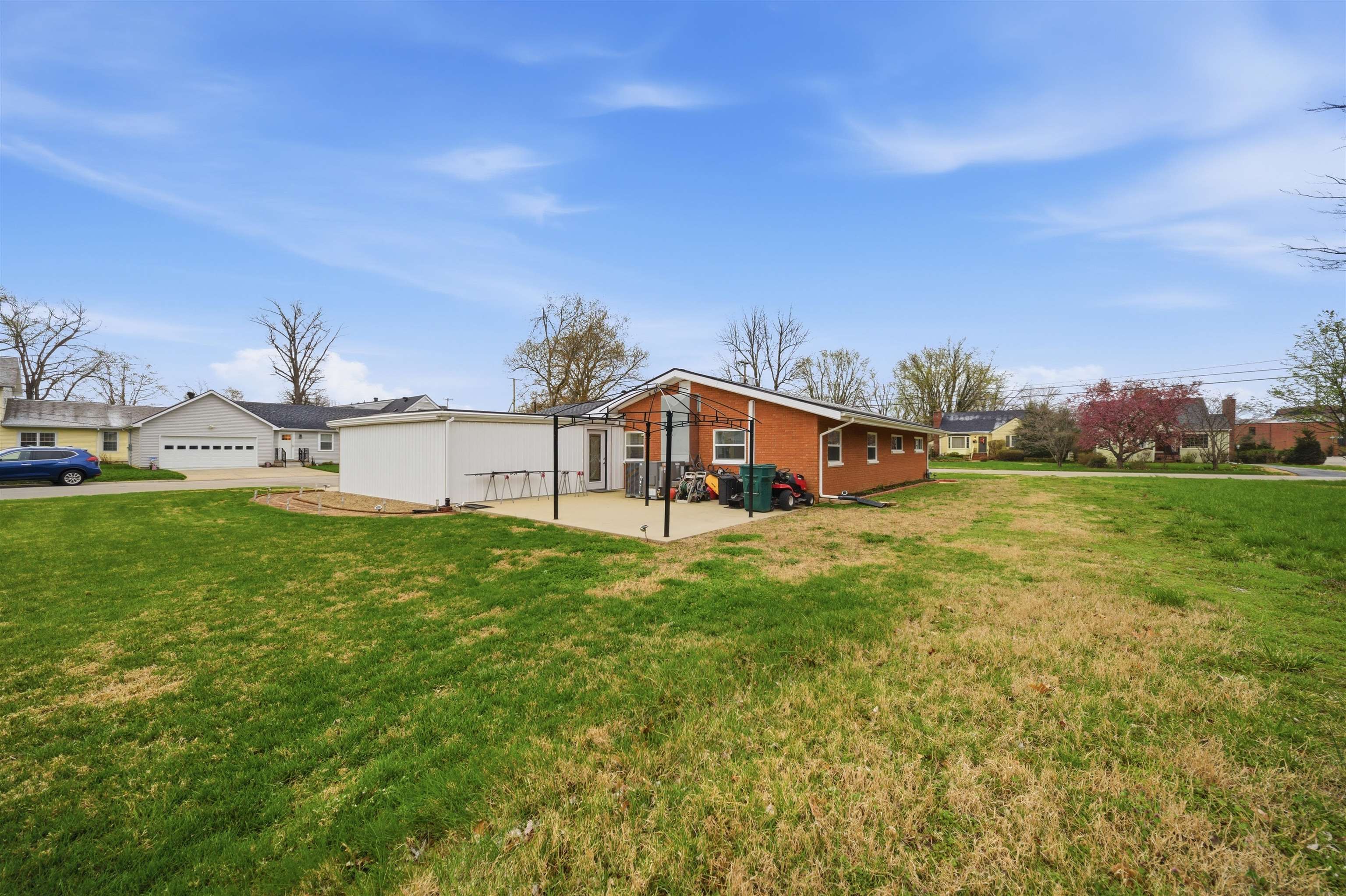 301 Legion Blvd, Owensboro, Kentucky 42303, 4 Bedrooms Bedrooms, ,2 BathroomsBathrooms,Single Family Residence,For Sale,Legion Blvd,94354