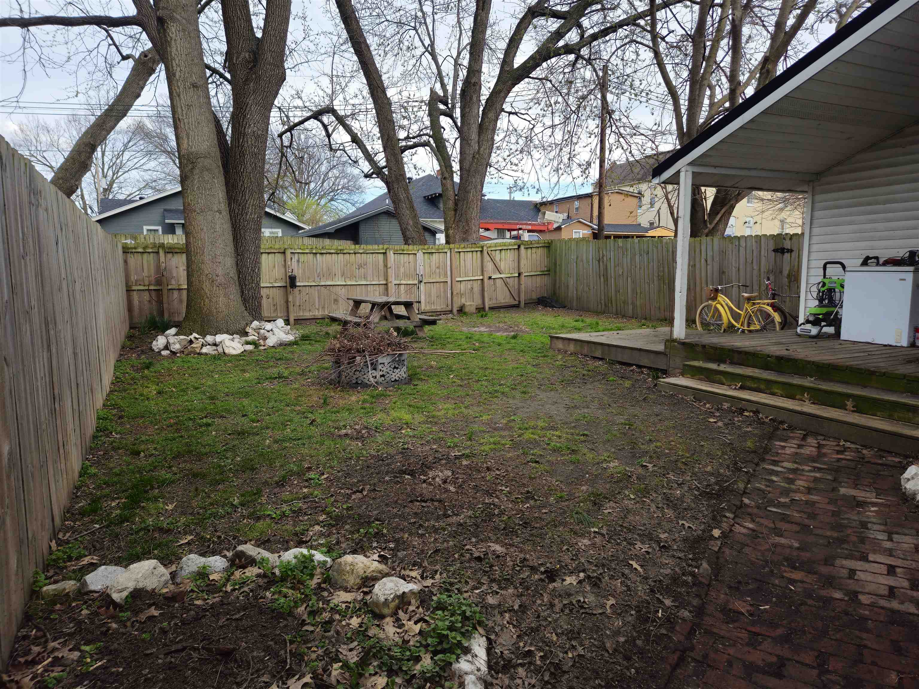 617 crittenend str, Owensboro, Kentucky 42303, 3 Bedrooms Bedrooms, ,2 BathroomsBathrooms,Single Family Residence,For Sale,crittenend str,94355