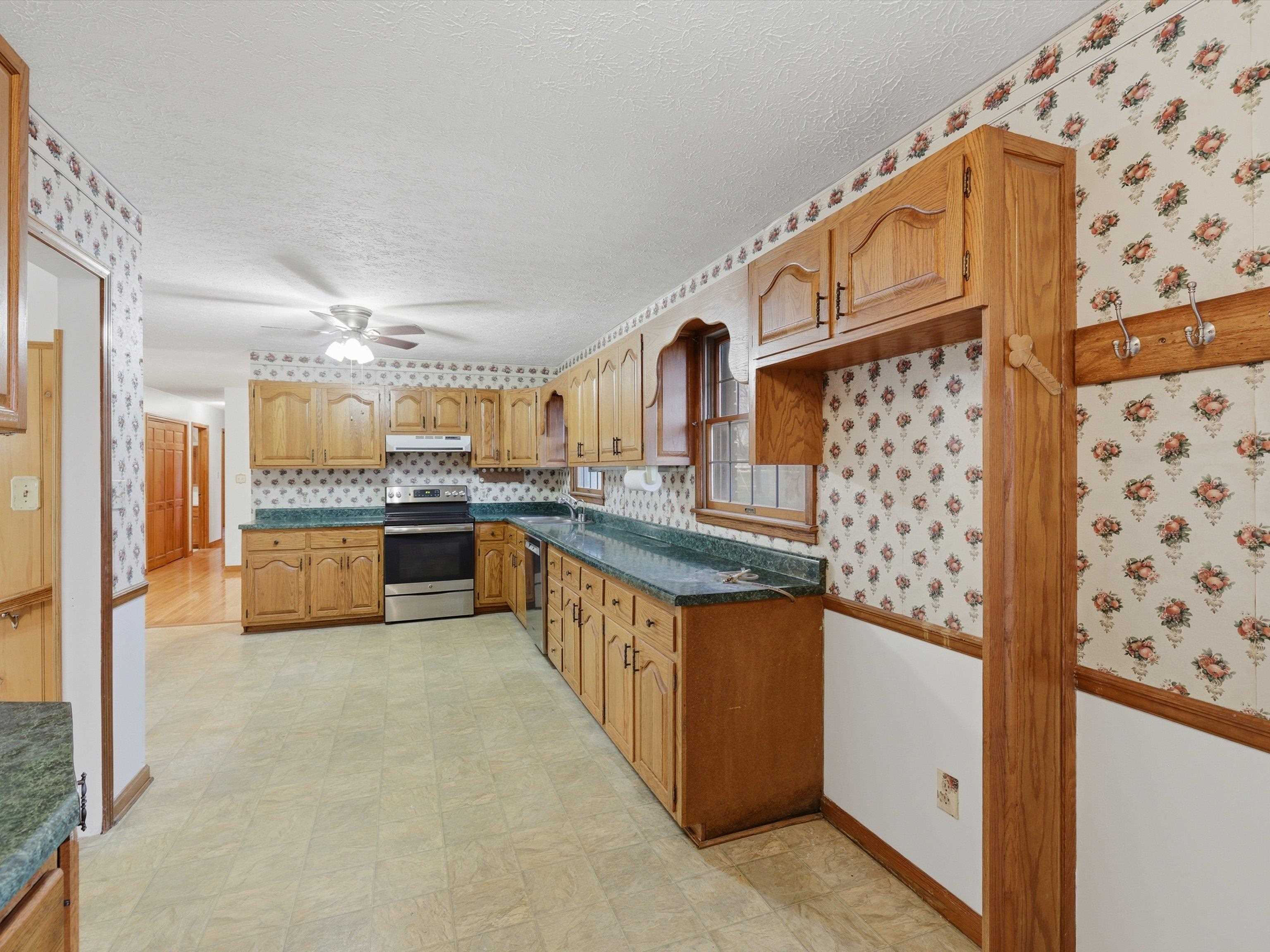 7750 Iceland Rd, Maceo, Kentucky 42355, 3 Bedrooms Bedrooms, ,2 BathroomsBathrooms,Single Family Residence,For Sale,Iceland Rd,94359