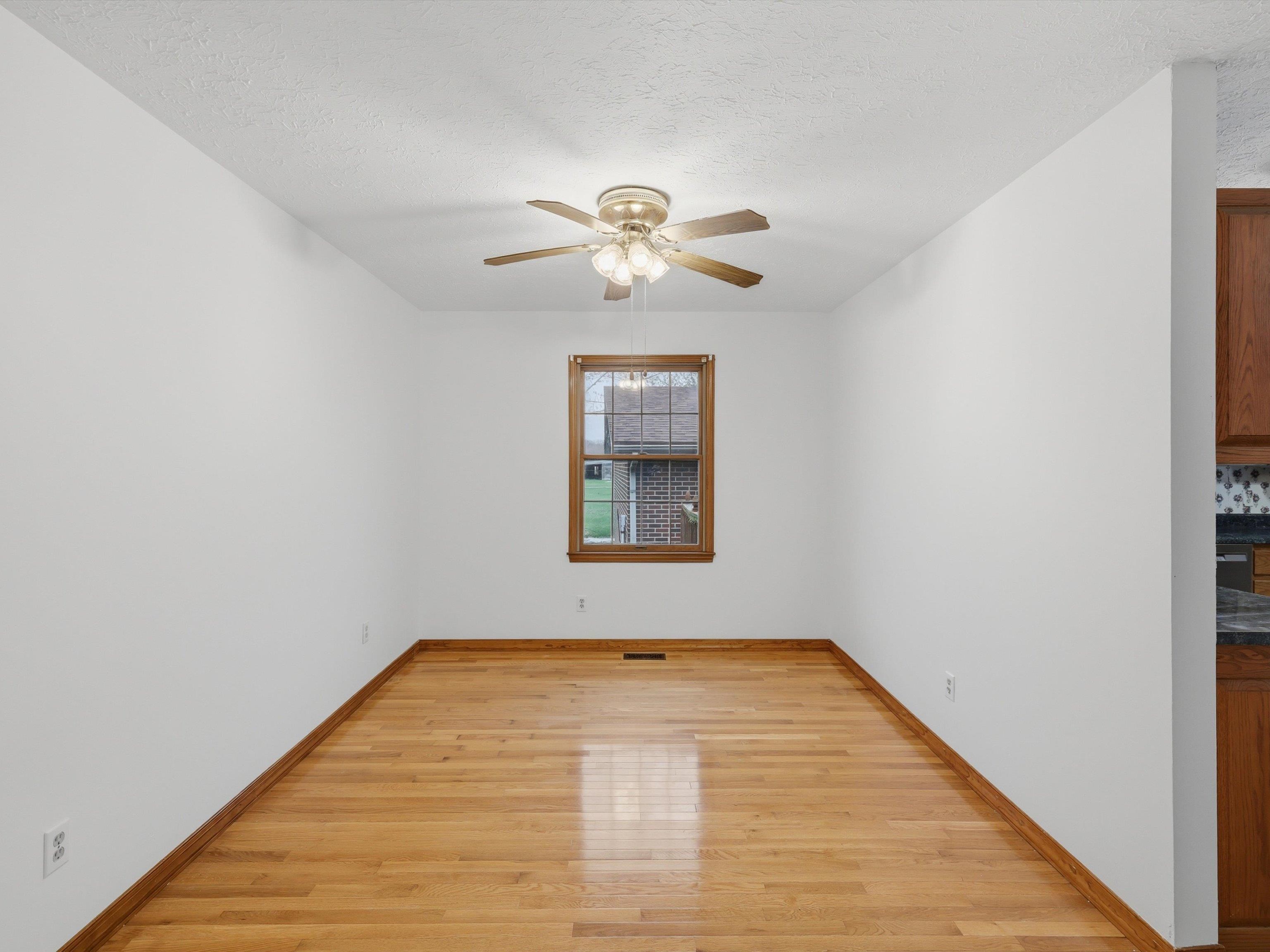 7750 Iceland Rd, Maceo, Kentucky 42355, 3 Bedrooms Bedrooms, ,2 BathroomsBathrooms,Single Family Residence,For Sale,Iceland Rd,94359