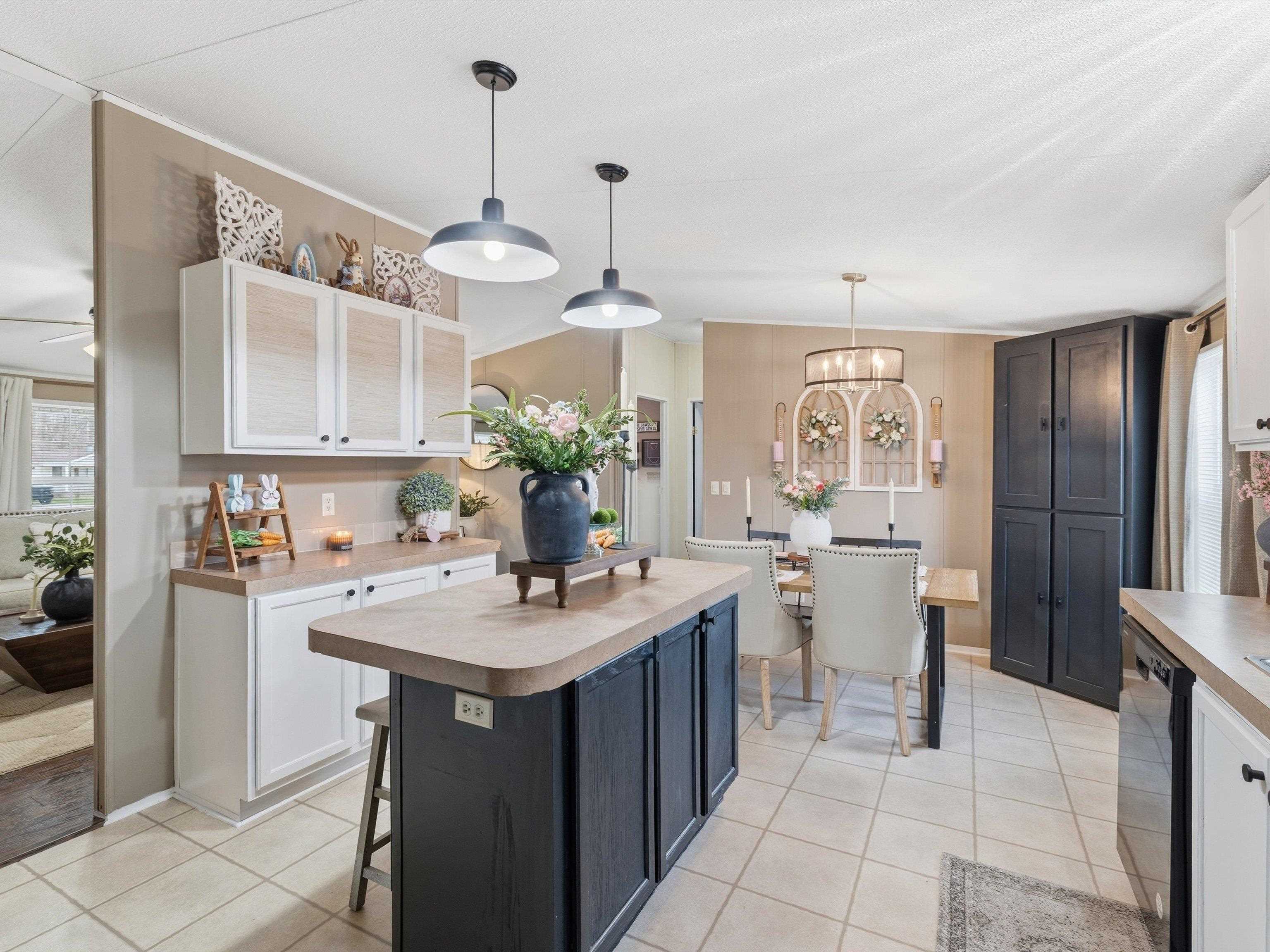 4009 Creekside Court, Owensboro, Kentucky 42301, 3 Bedrooms Bedrooms, ,2 BathroomsBathrooms,Single Family Residence,For Sale,Creekside Court,94360