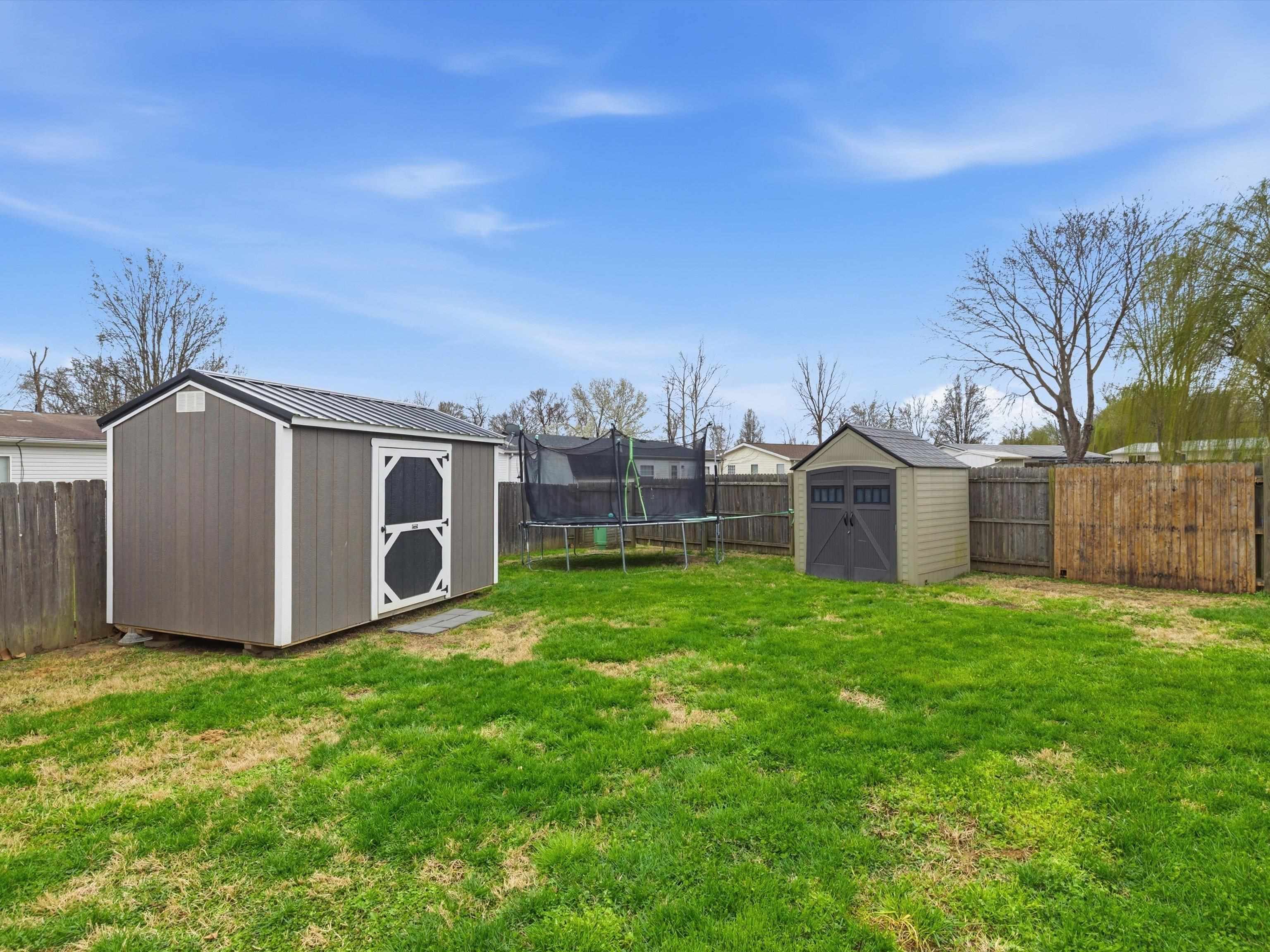 4009 Creekside Court, Owensboro, Kentucky 42301, 3 Bedrooms Bedrooms, ,2 BathroomsBathrooms,Single Family Residence,For Sale,Creekside Court,94360