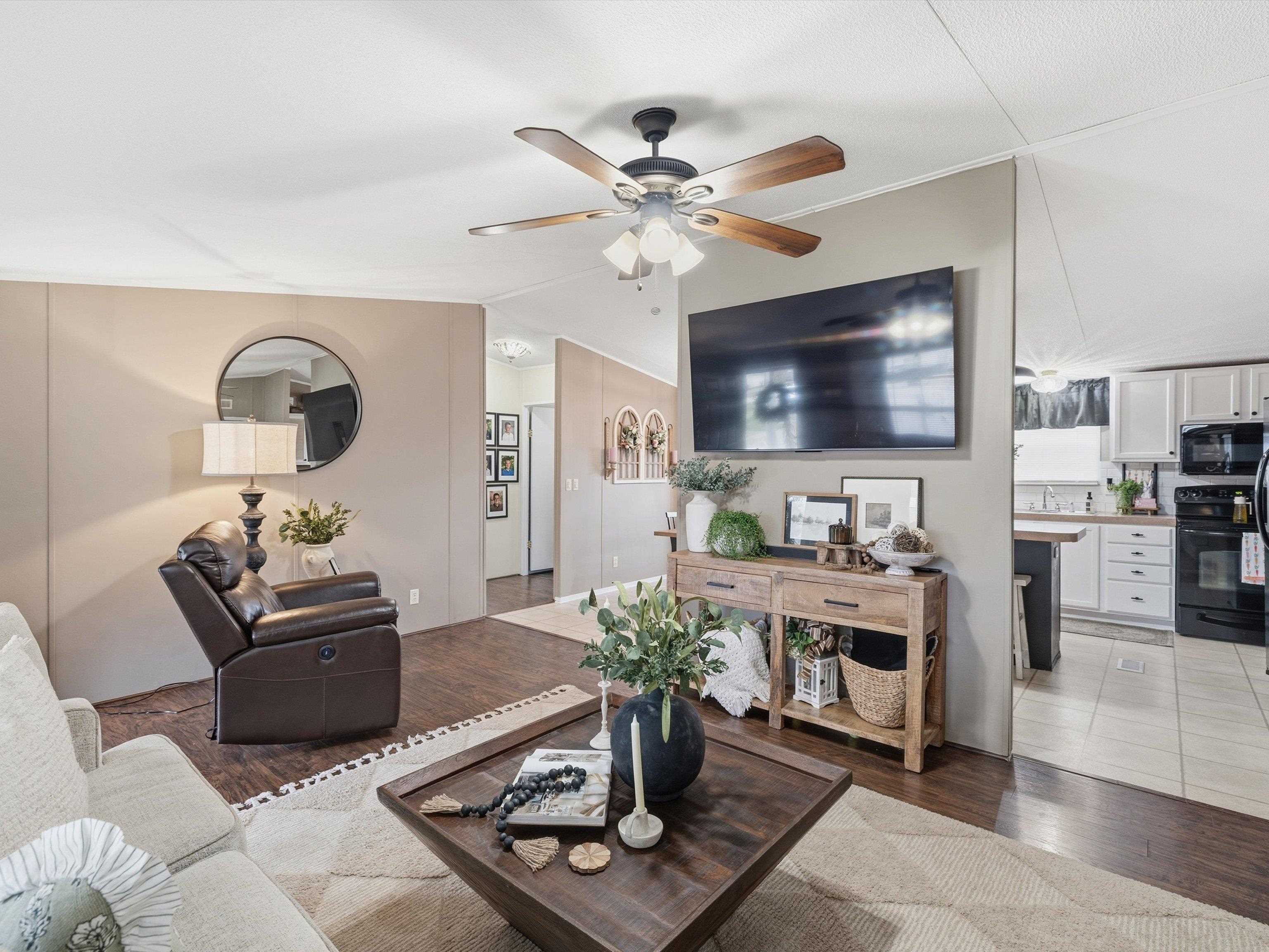 4009 Creekside Court, Owensboro, Kentucky 42301, 3 Bedrooms Bedrooms, ,2 BathroomsBathrooms,Single Family Residence,For Sale,Creekside Court,94360