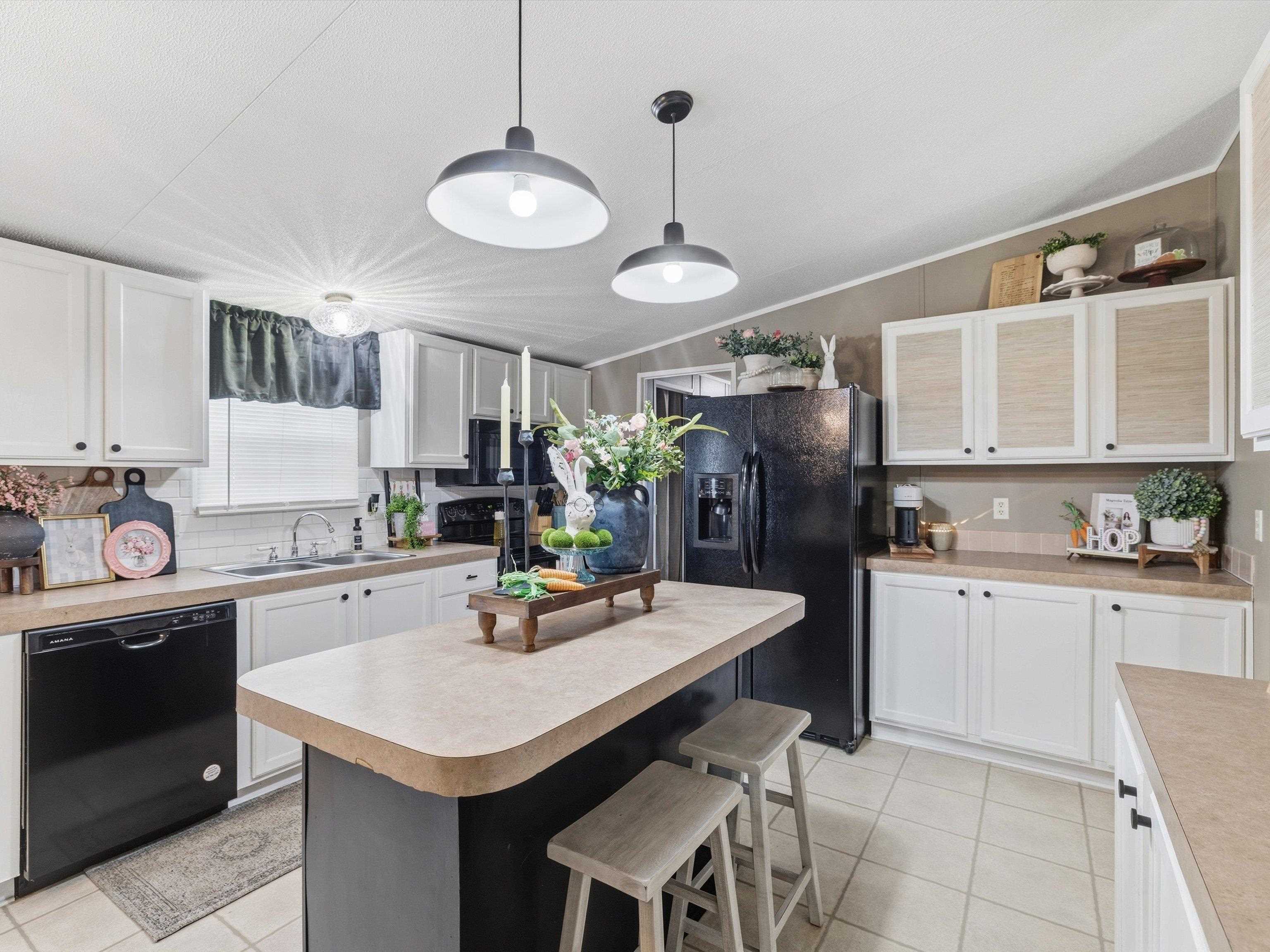 4009 Creekside Court, Owensboro, Kentucky 42301, 3 Bedrooms Bedrooms, ,2 BathroomsBathrooms,Single Family Residence,For Sale,Creekside Court,94360