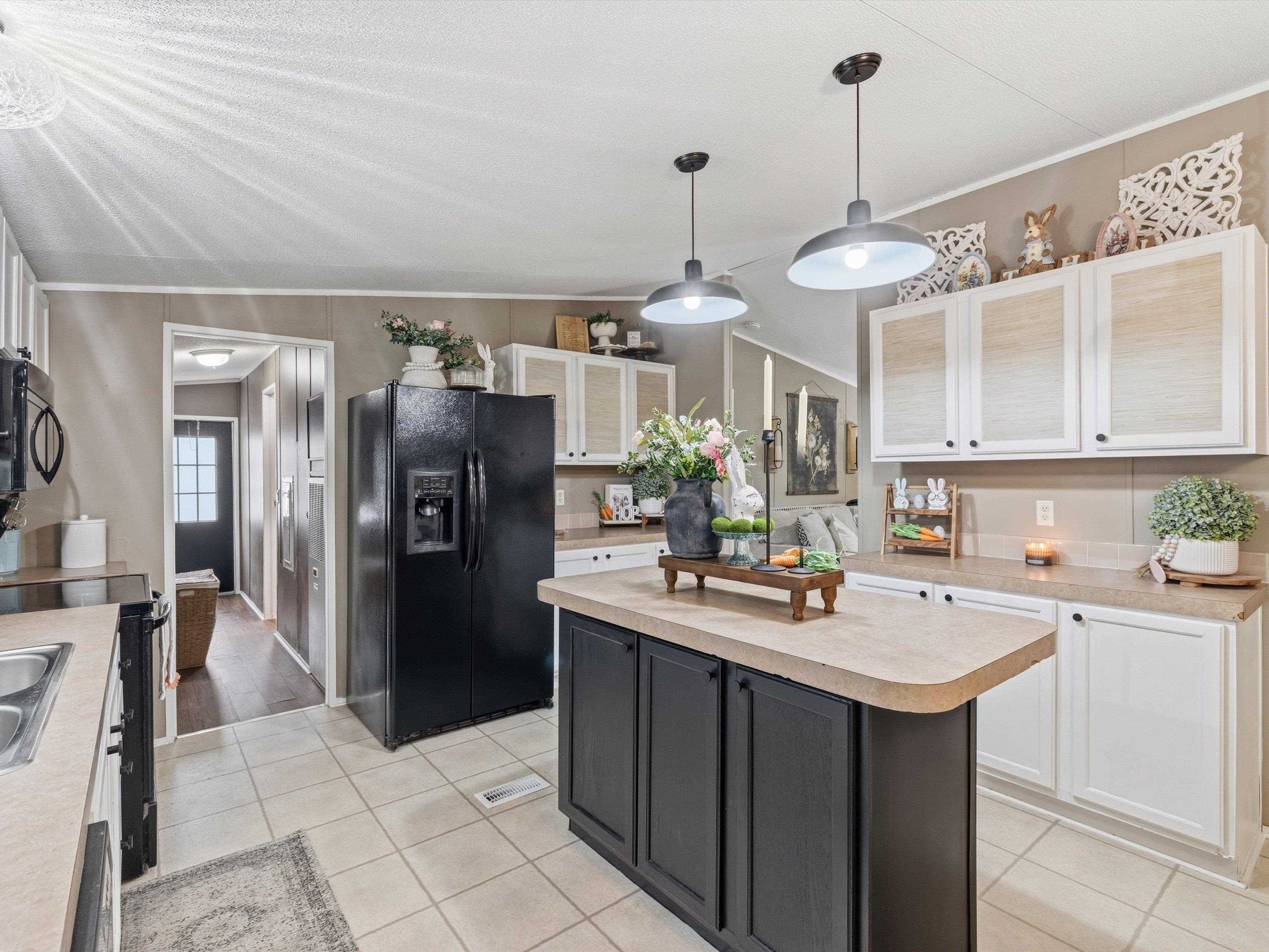 4009 Creekside Court, Owensboro, Kentucky 42301, 3 Bedrooms Bedrooms, ,2 BathroomsBathrooms,Single Family Residence,For Sale,Creekside Court,94360