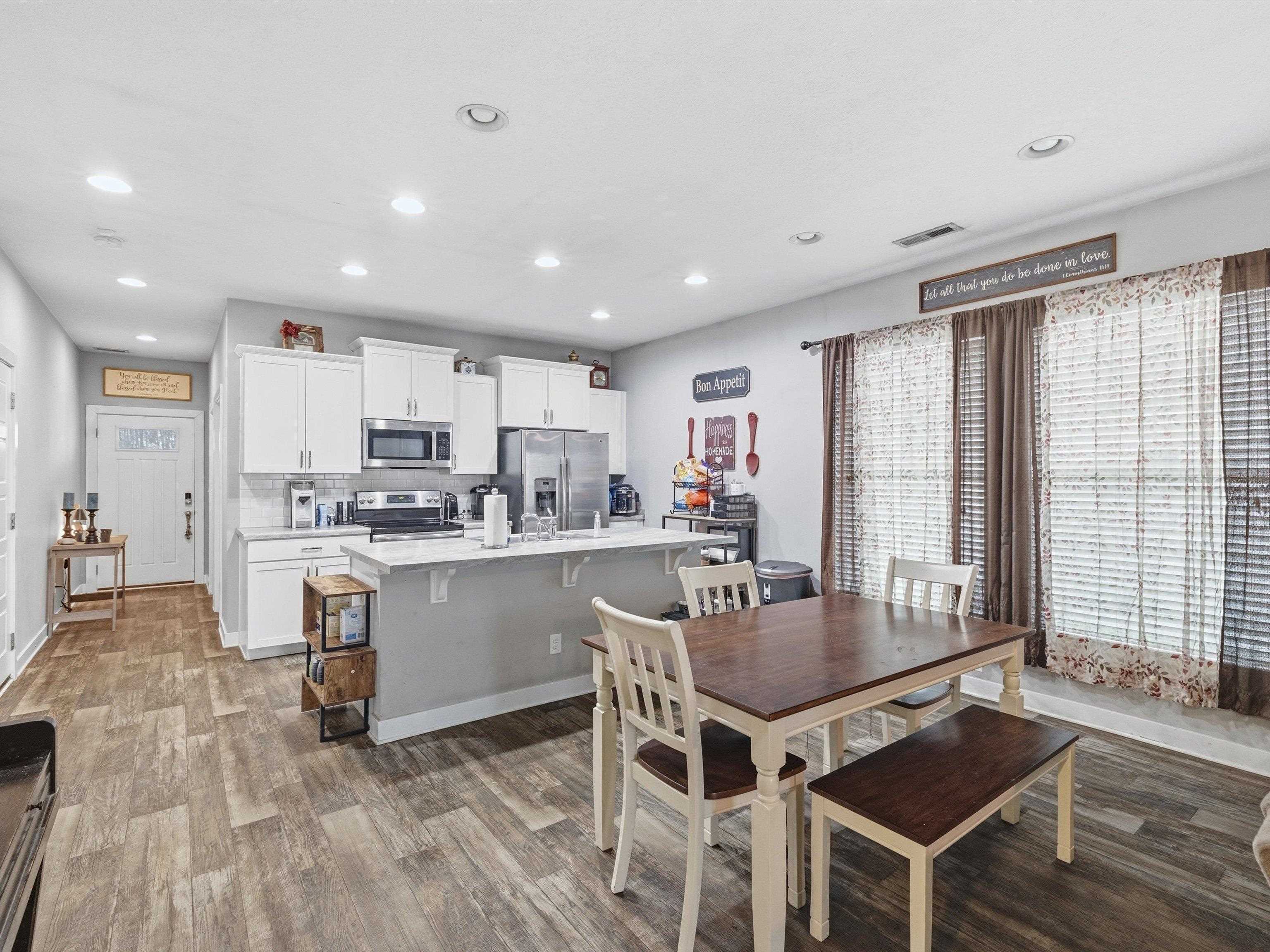 6323 Valley Brook Trace, Utica, Kentucky 42376, 3 Bedrooms Bedrooms, ,2 BathroomsBathrooms,Single Family Residence,For Sale,Valley Brook Trace,94364