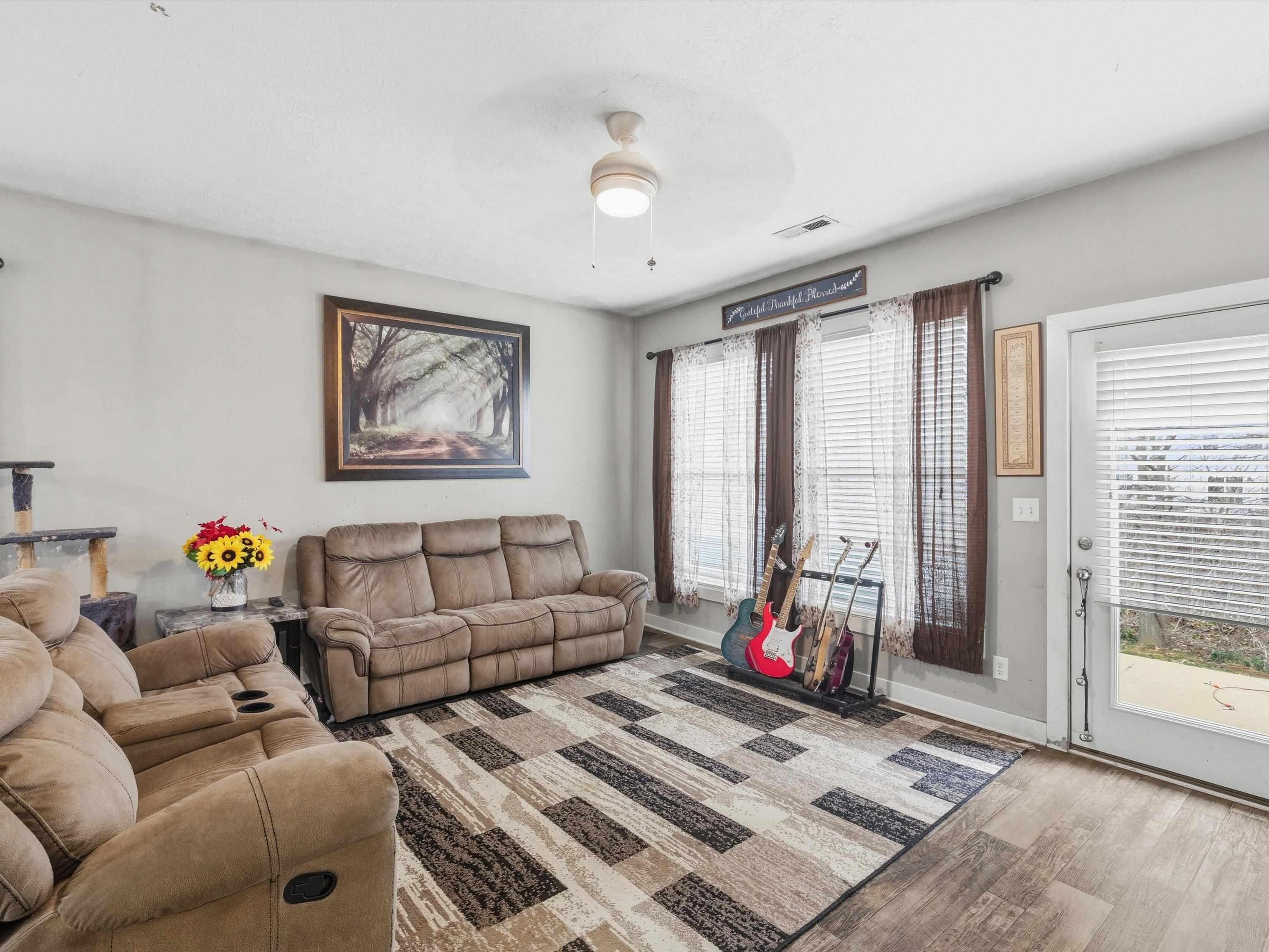 6323 Valley Brook Trace, Utica, Kentucky 42376, 3 Bedrooms Bedrooms, ,2 BathroomsBathrooms,Single Family Residence,For Sale,Valley Brook Trace,94364