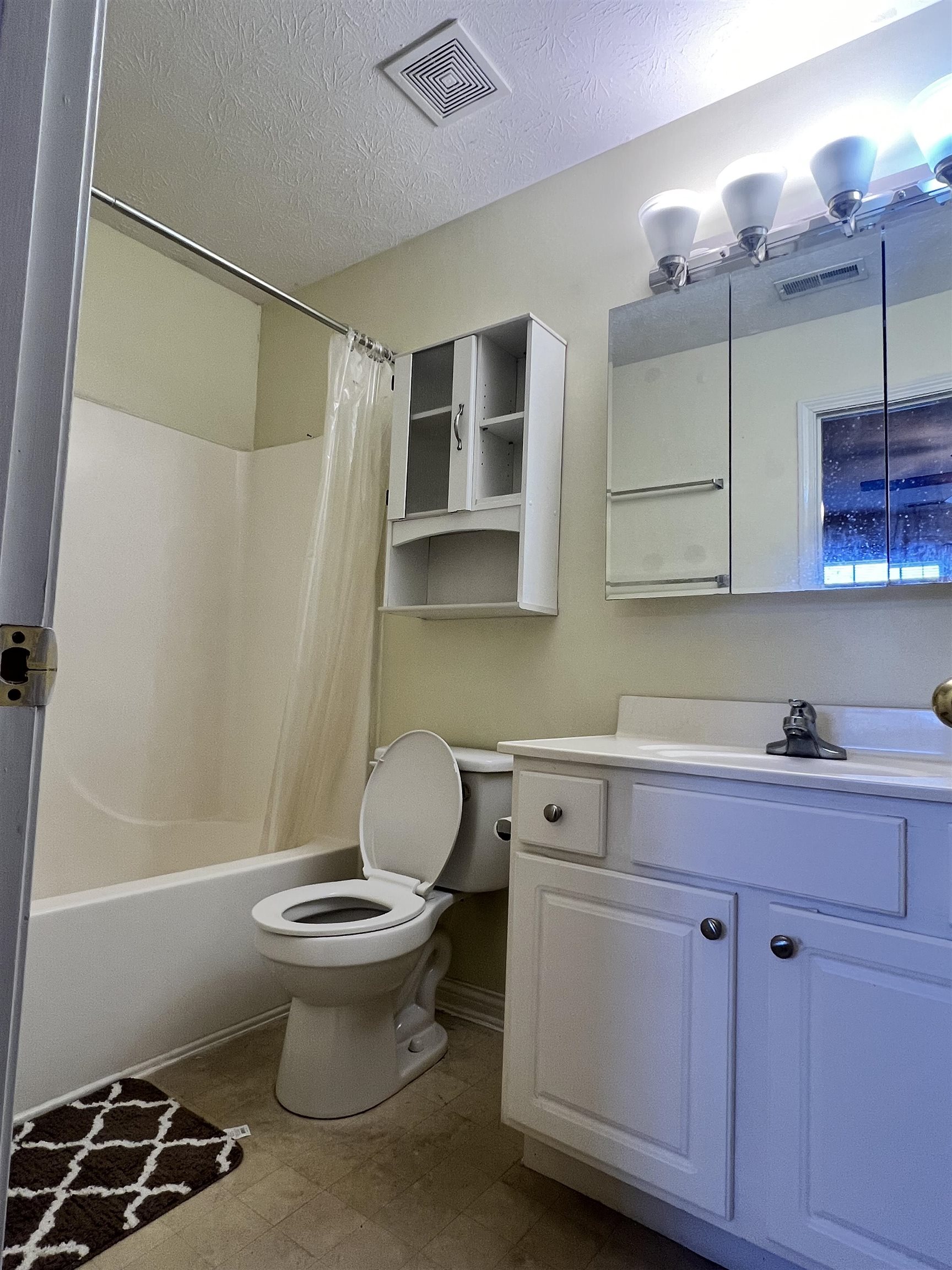 3624 Legacy Run, Owensboro, Kentucky 42301, 3 Bedrooms Bedrooms, ,2 BathroomsBathrooms,Single Family Residence,For Sale,Legacy Run,94368