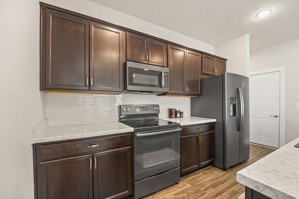 4721 Whistle Rock Ct, Owensboro, Kentucky 42301, 3 Bedrooms Bedrooms, ,2 BathroomsBathrooms,Single Family Residence,For Sale,Whistle Rock Ct,94369