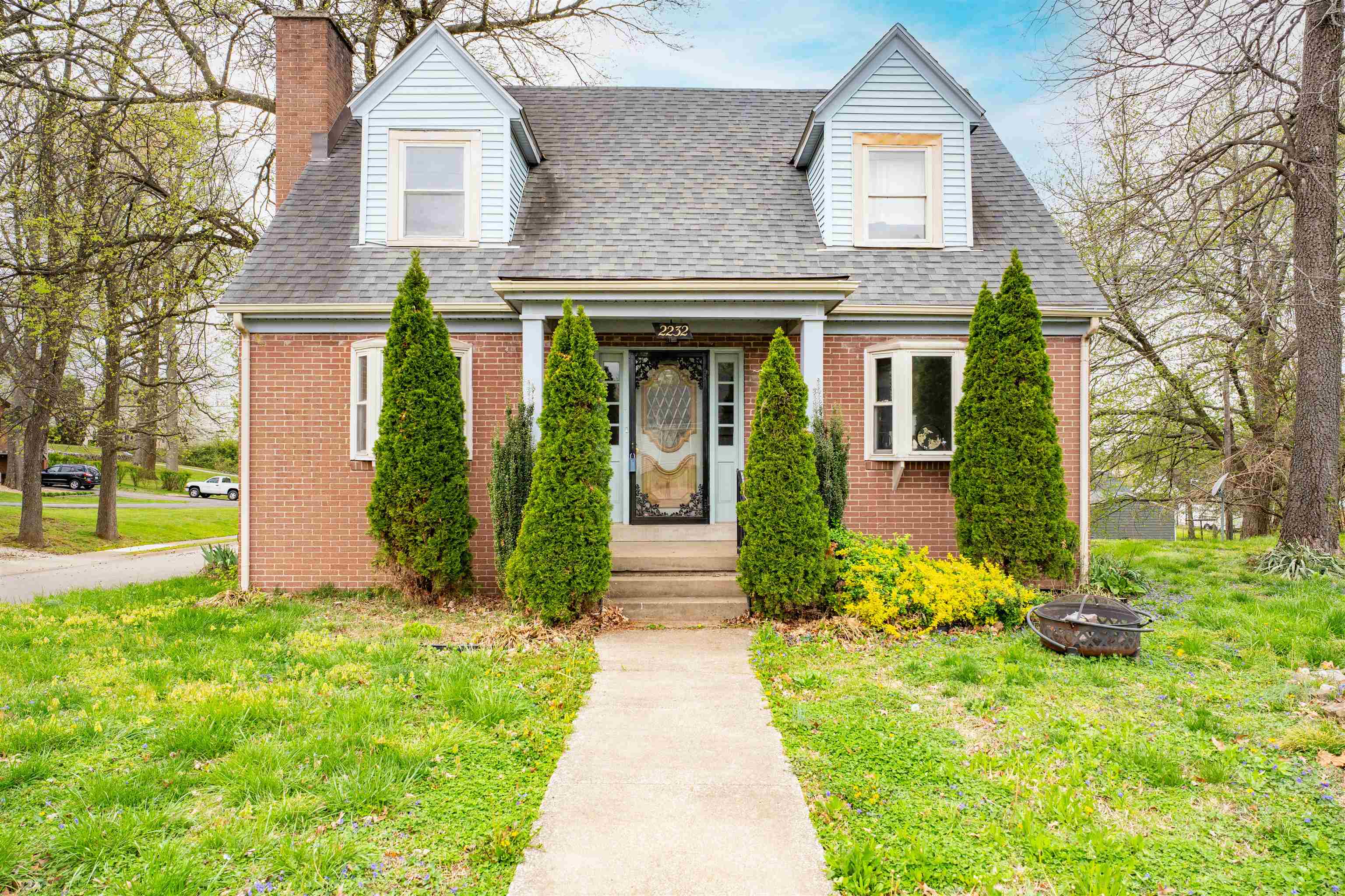 2232 McConnell Avenue, Owensboro, Kentucky 42303, 4 Bedrooms Bedrooms, ,1 BathroomBathrooms,Single Family Residence,For Sale,McConnell Avenue,94376