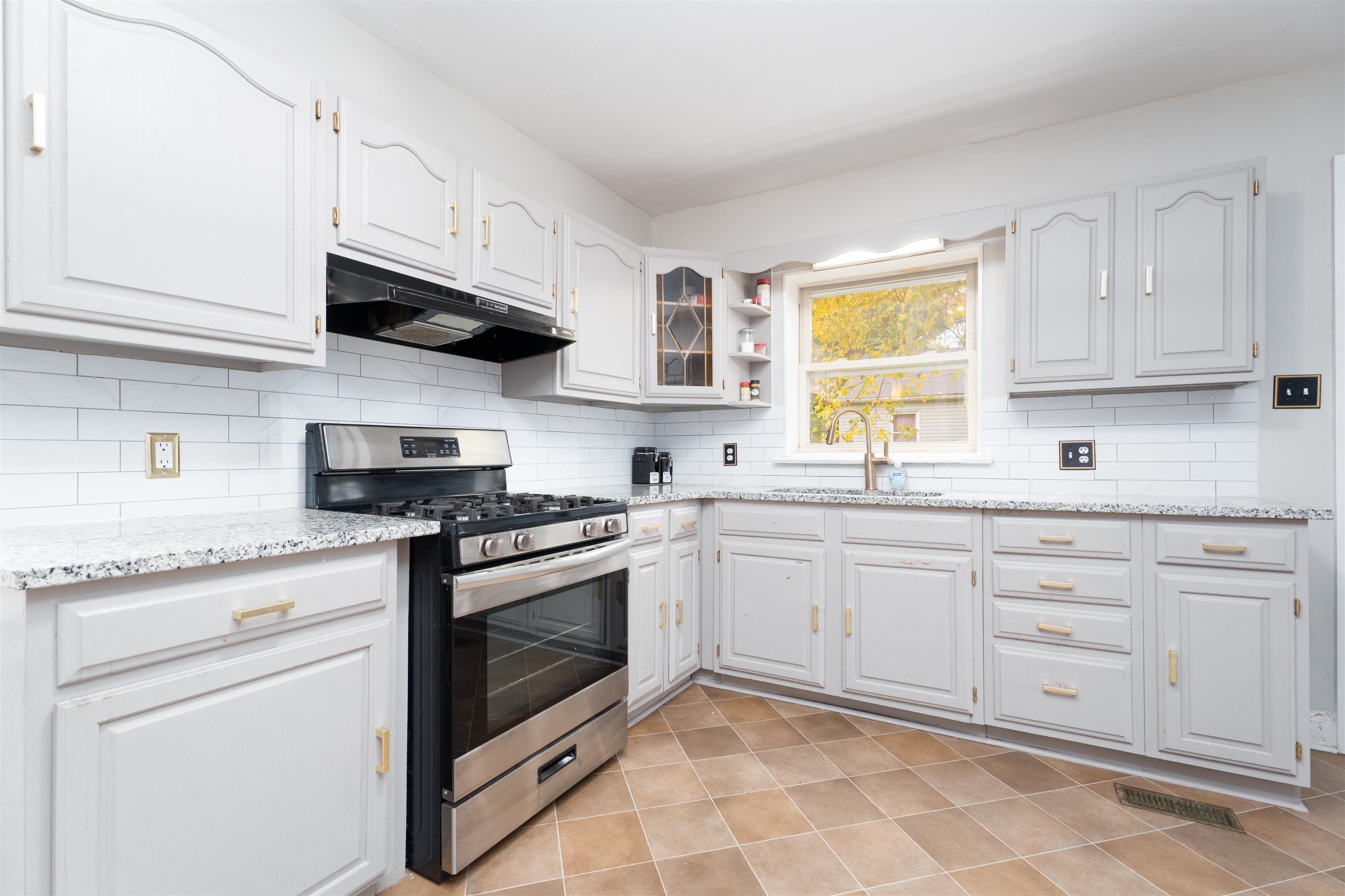 2232 McConnell Avenue, Owensboro, Kentucky 42303, 4 Bedrooms Bedrooms, ,1 BathroomBathrooms,Single Family Residence,For Sale,McConnell Avenue,94376