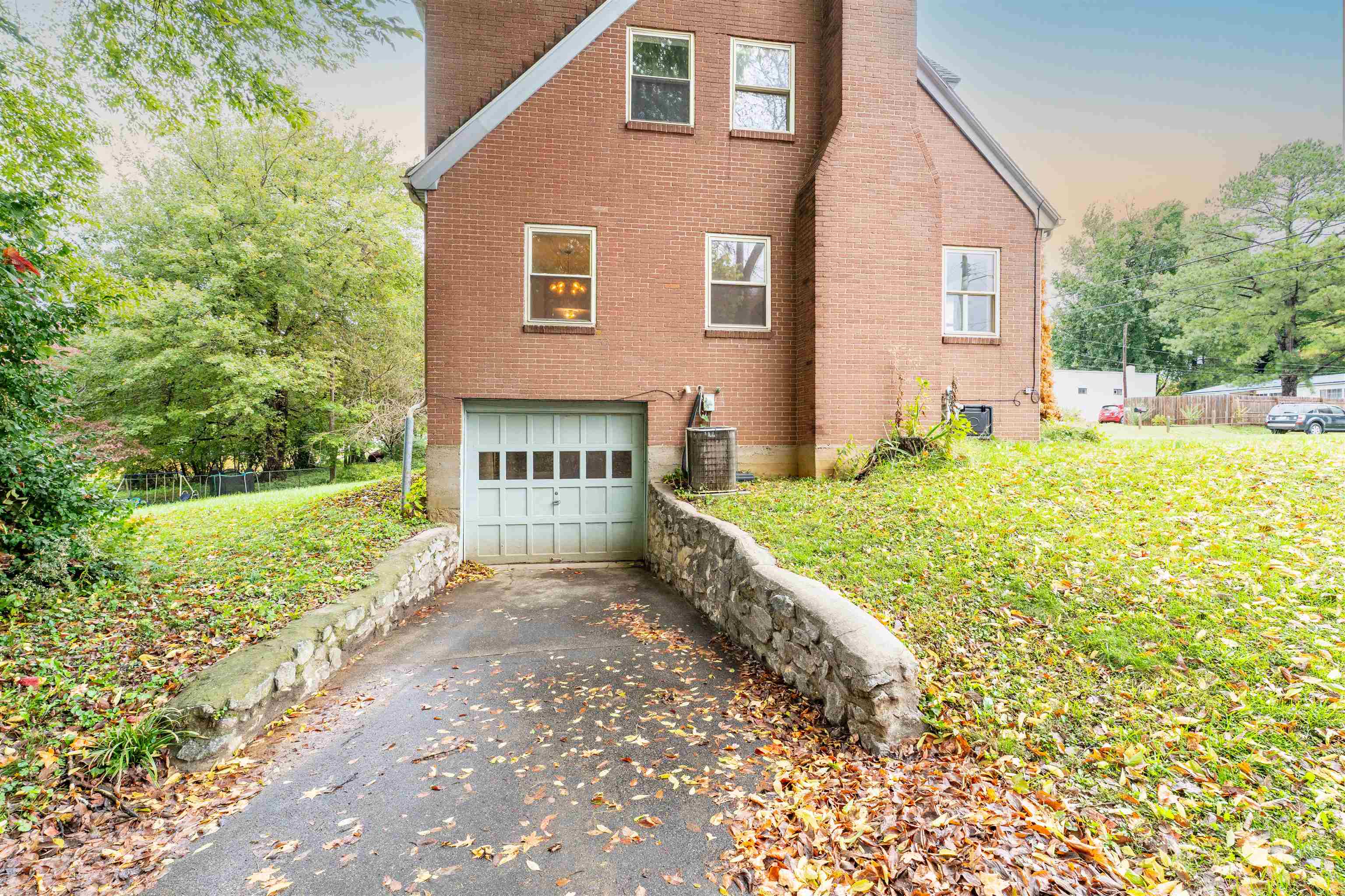 2232 McConnell Avenue, Owensboro, Kentucky 42303, 4 Bedrooms Bedrooms, ,1 BathroomBathrooms,Single Family Residence,For Sale,McConnell Avenue,94376