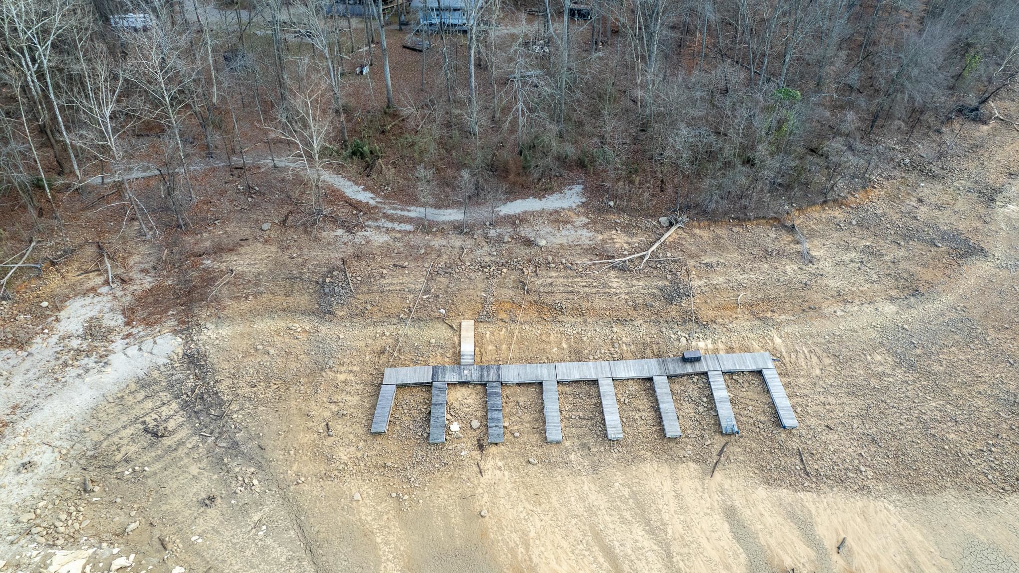 247 Shawnee Circle, Falls of Rough, Kentucky 40119, 3 Bedrooms Bedrooms, ,2 BathroomsBathrooms,Single Family Residence,For Sale,Shawnee Circle,94377