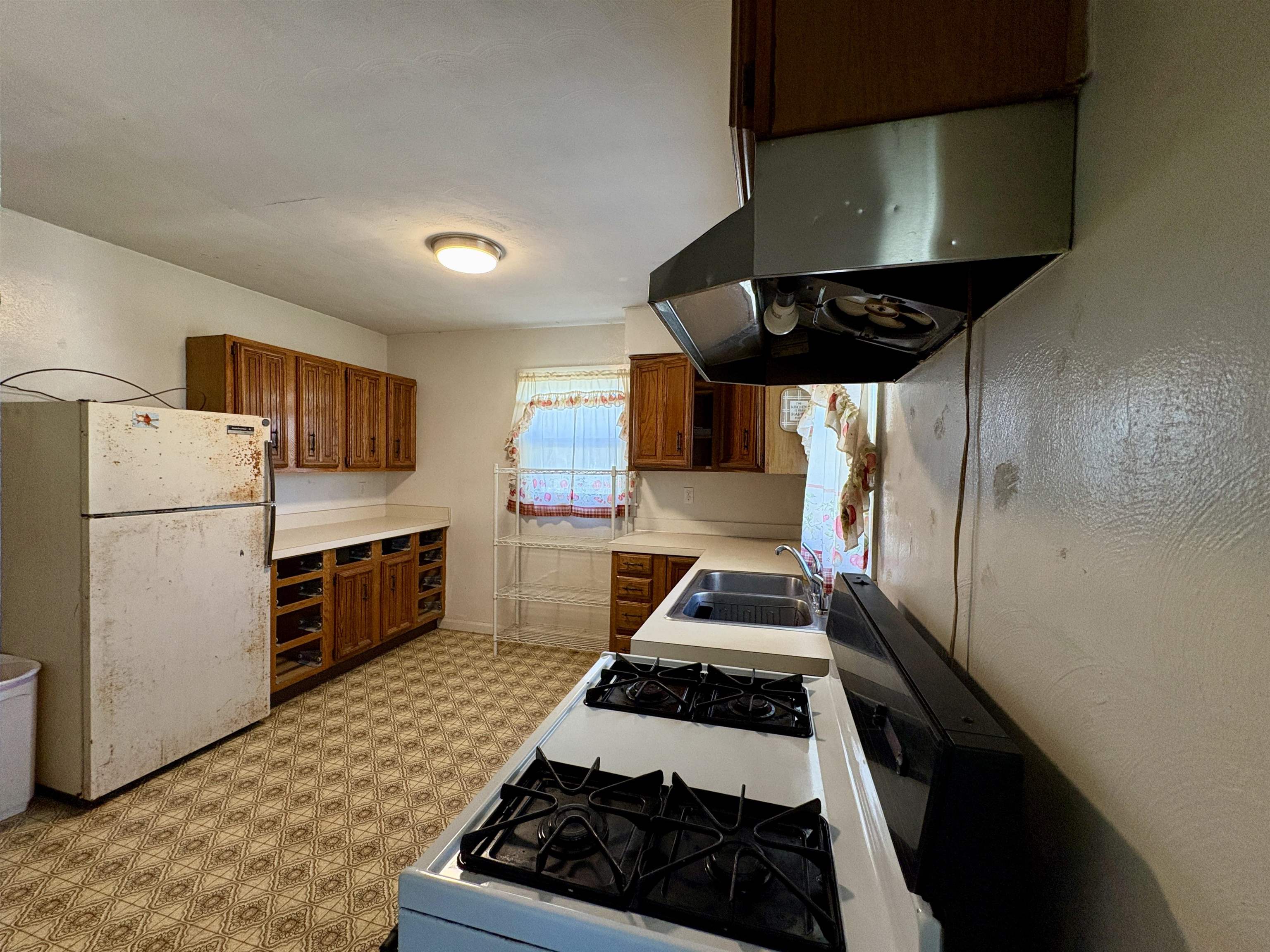 3403 St Ann St, Owensboro, Kentucky 42303, 2 Bedrooms Bedrooms, ,1 BathroomBathrooms,Single Family Residence,For Sale,St Ann St,94380