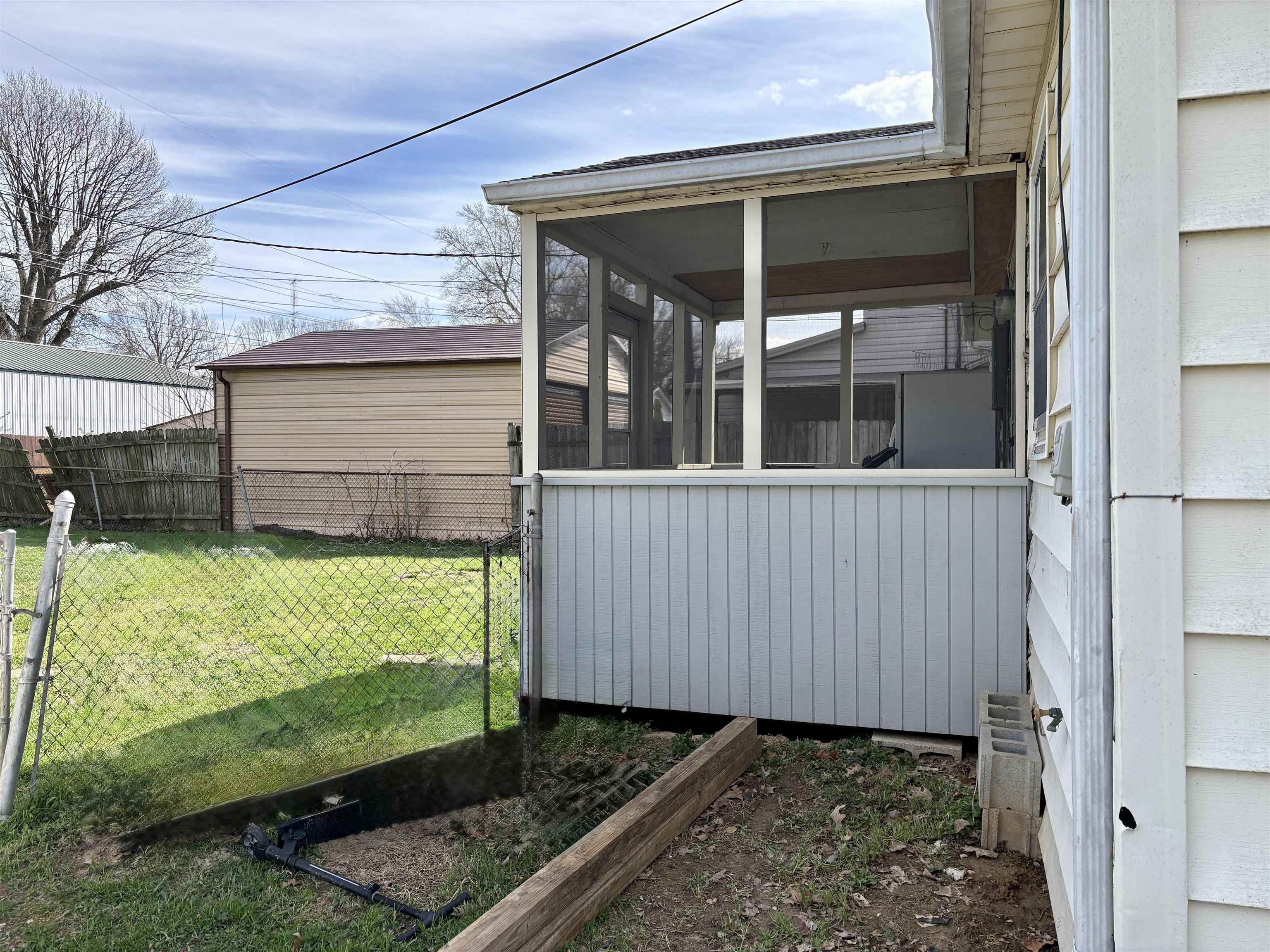 3403 St Ann St, Owensboro, Kentucky 42303, 2 Bedrooms Bedrooms, ,1 BathroomBathrooms,Single Family Residence,For Sale,St Ann St,94380