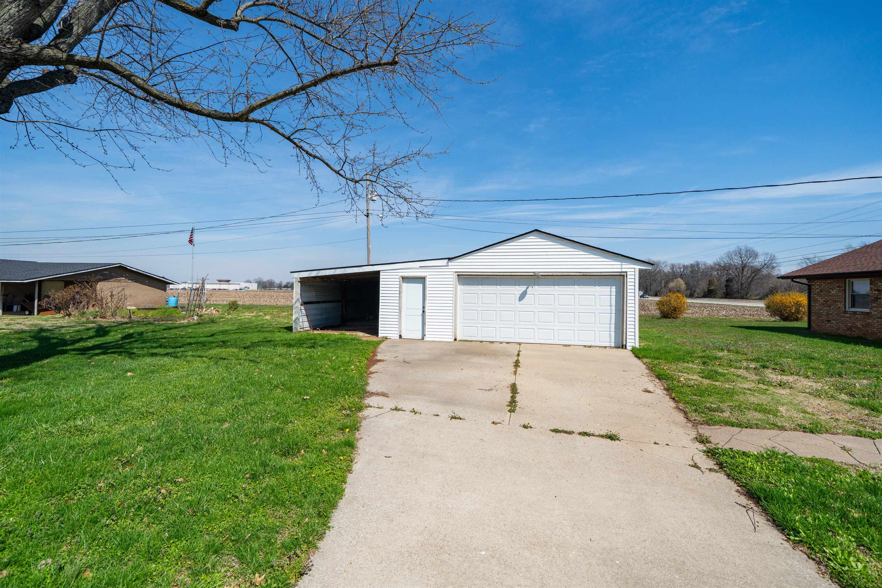 261 Abbie Avenue, Owensboro, Kentucky 42303, 3 Bedrooms Bedrooms, ,1 BathroomBathrooms,Single Family Residence,For Sale,Abbie Avenue,94383