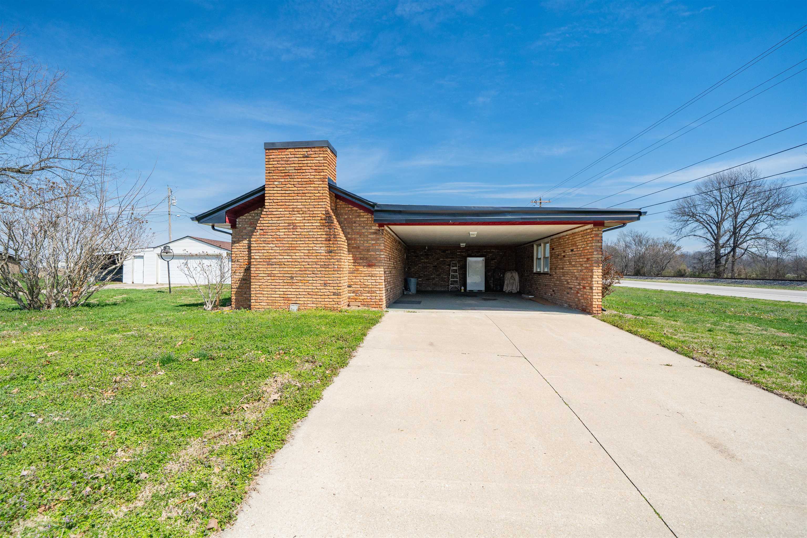 261 Abbie Avenue, Owensboro, Kentucky 42303, 3 Bedrooms Bedrooms, ,1 BathroomBathrooms,Single Family Residence,For Sale,Abbie Avenue,94383