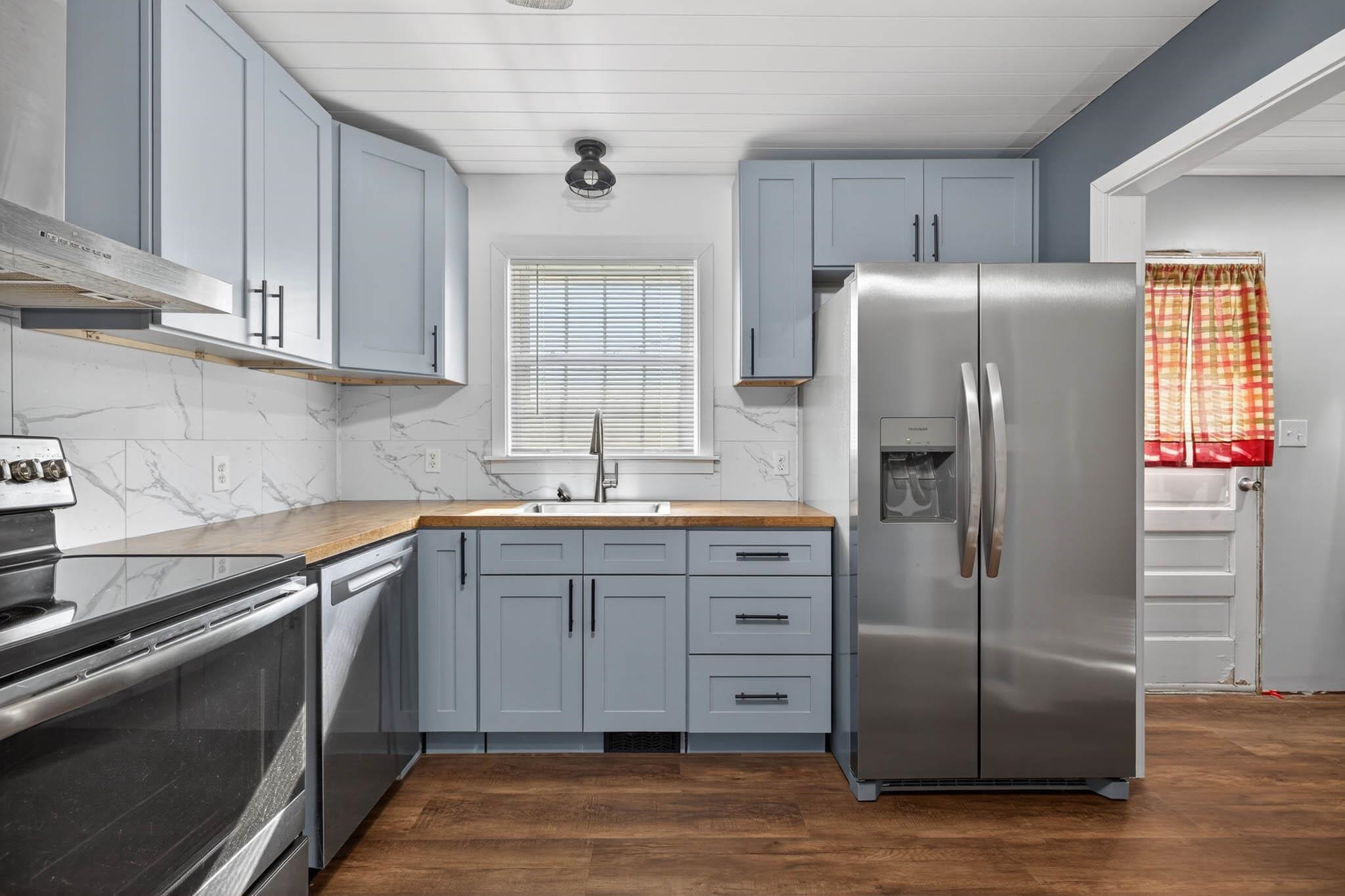 310 Riverside Drive, Owensboro, Kentucky 42303, 3 Bedrooms Bedrooms, ,1 BathroomBathrooms,Single Family Residence,For Sale,Riverside Drive,94385