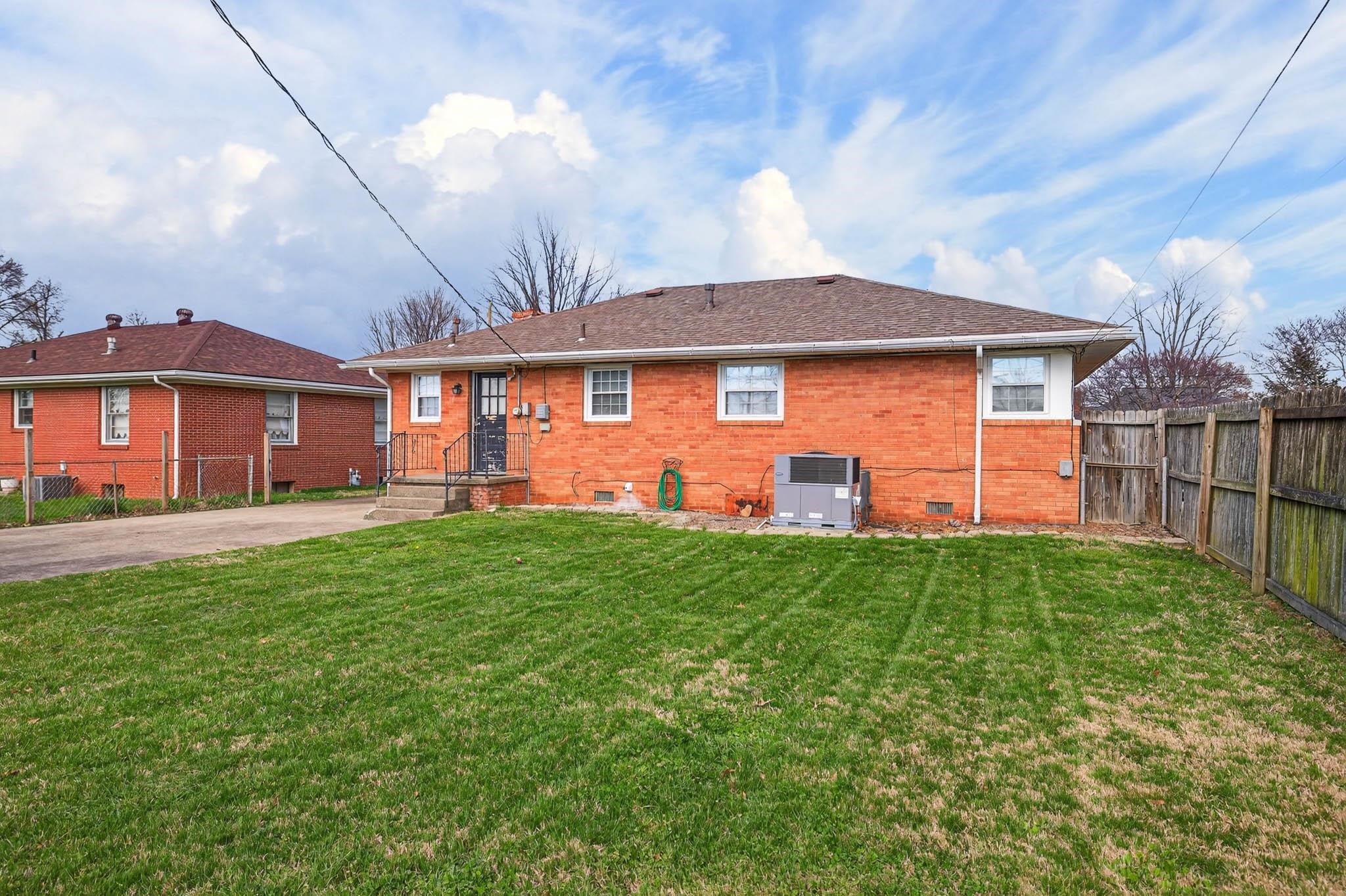 310 Riverside Drive, Owensboro, Kentucky 42303, 3 Bedrooms Bedrooms, ,1 BathroomBathrooms,Single Family Residence,For Sale,Riverside Drive,94385