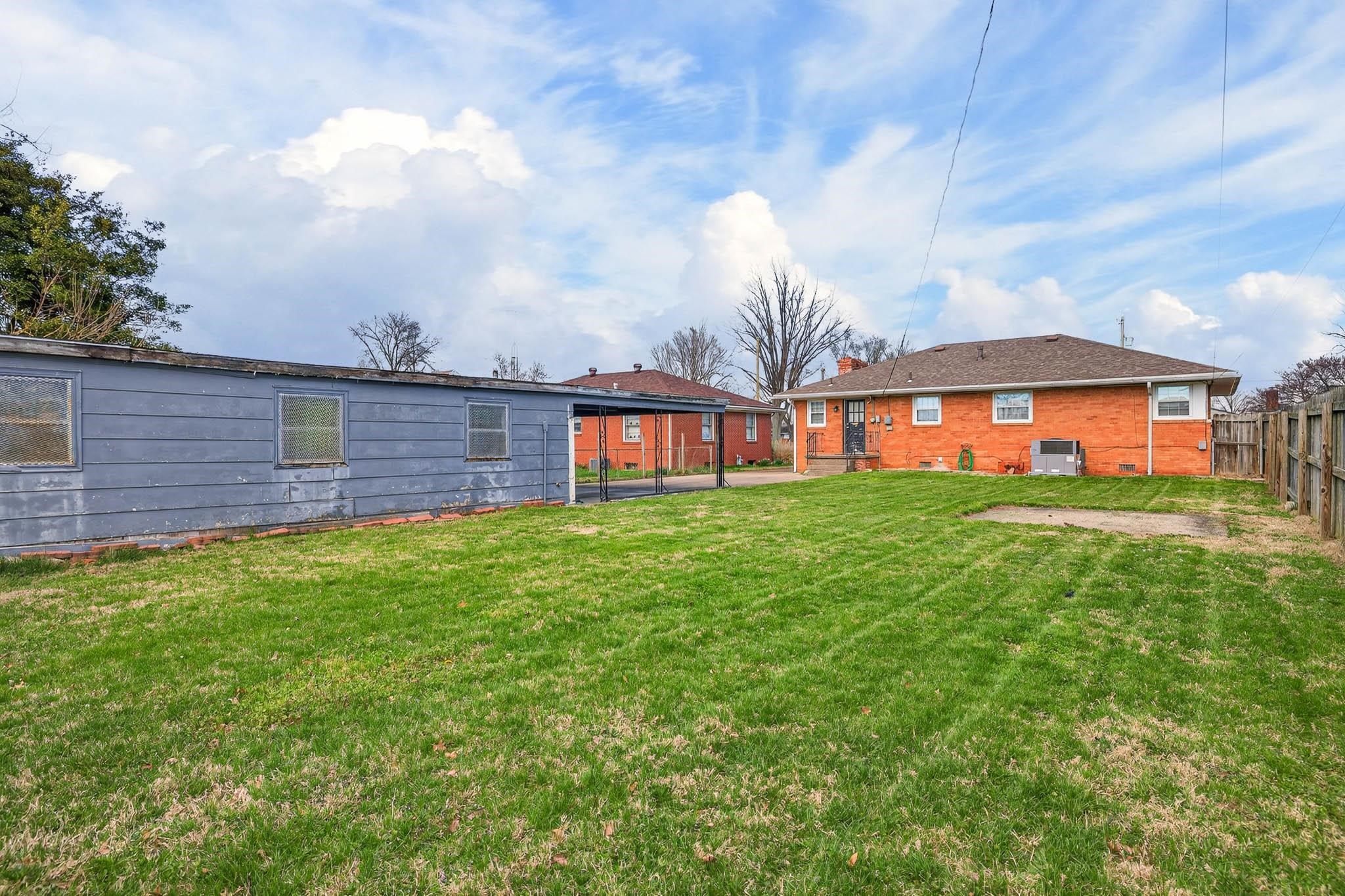 310 Riverside Drive, Owensboro, Kentucky 42303, 3 Bedrooms Bedrooms, ,1 BathroomBathrooms,Single Family Residence,For Sale,Riverside Drive,94385