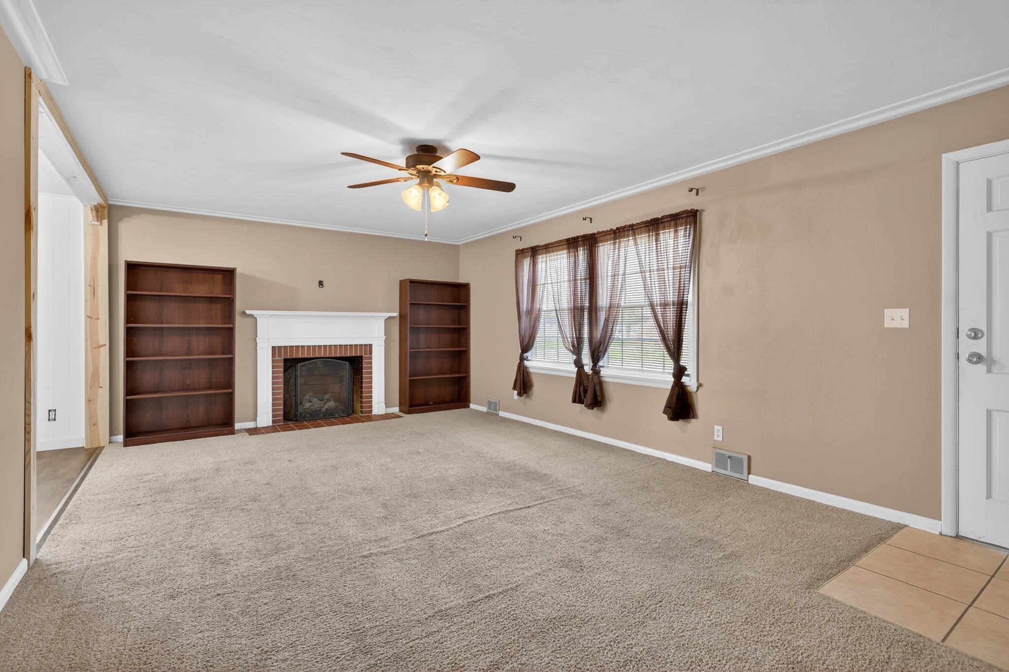 310 Riverside Drive, Owensboro, Kentucky 42303, 3 Bedrooms Bedrooms, ,1 BathroomBathrooms,Single Family Residence,For Sale,Riverside Drive,94385