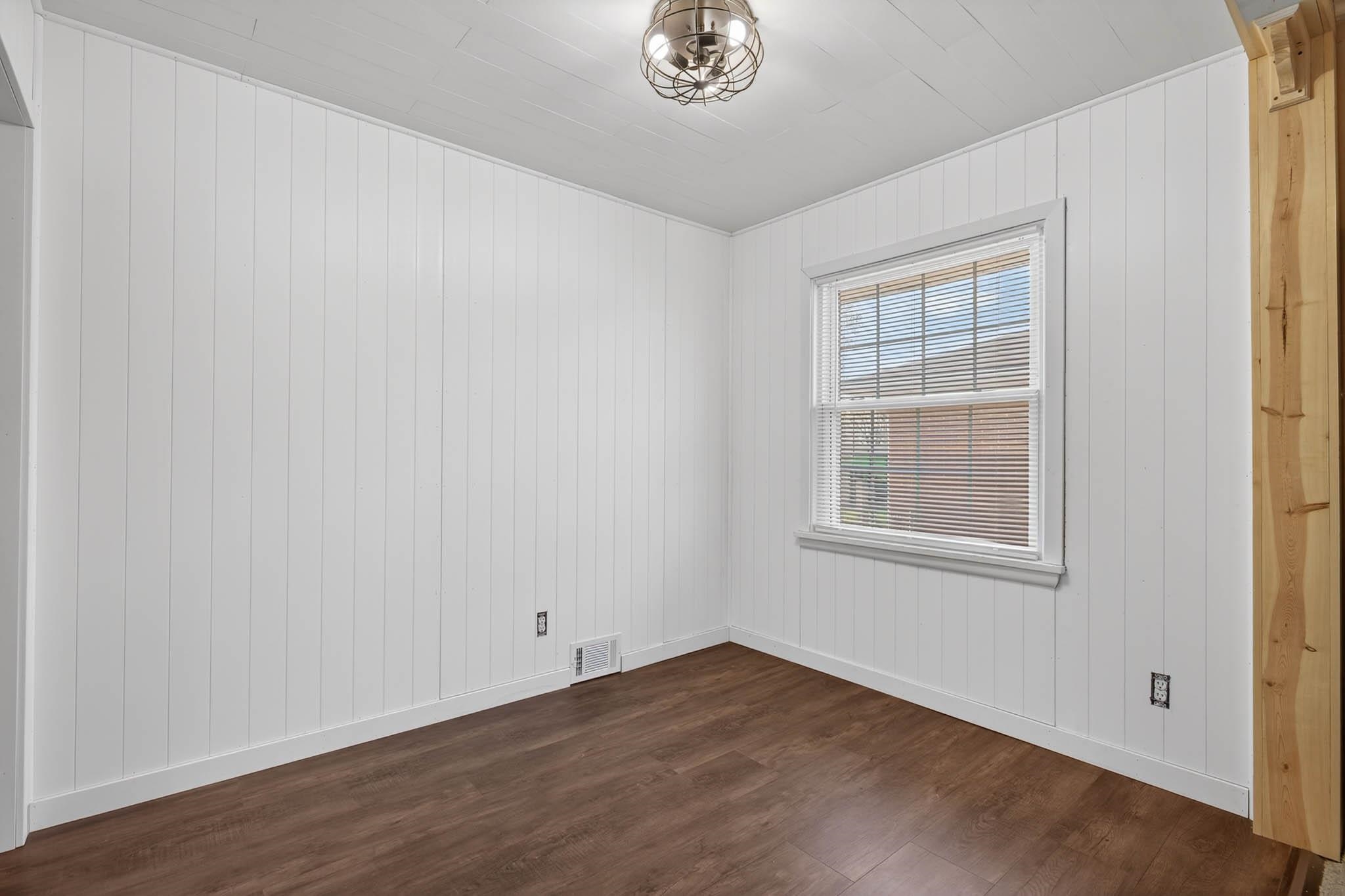 310 Riverside Drive, Owensboro, Kentucky 42303, 3 Bedrooms Bedrooms, ,1 BathroomBathrooms,Single Family Residence,For Sale,Riverside Drive,94385