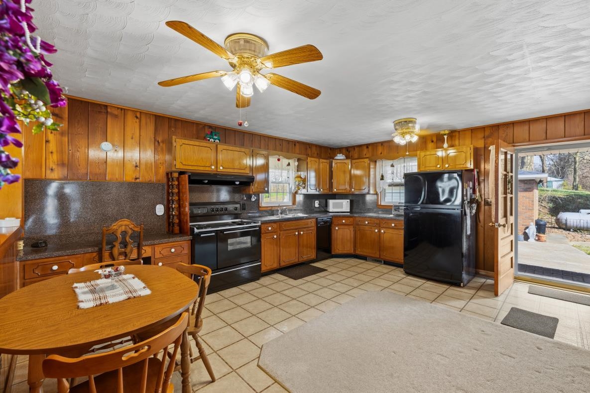 5427 Lee Rudy Road (Daviess County), Owensboro, Kentucky 42301, 4 Bedrooms Bedrooms, ,1 BathroomBathrooms,Single Family Residence,For Sale,Lee Rudy Road (Daviess County),94394