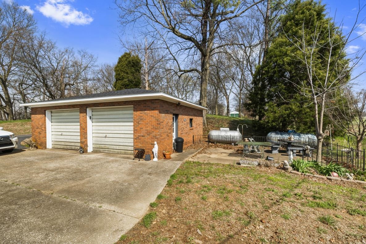 5427 Lee Rudy Road (Daviess County), Owensboro, Kentucky 42301, 4 Bedrooms Bedrooms, ,1 BathroomBathrooms,Single Family Residence,For Sale,Lee Rudy Road (Daviess County),94394