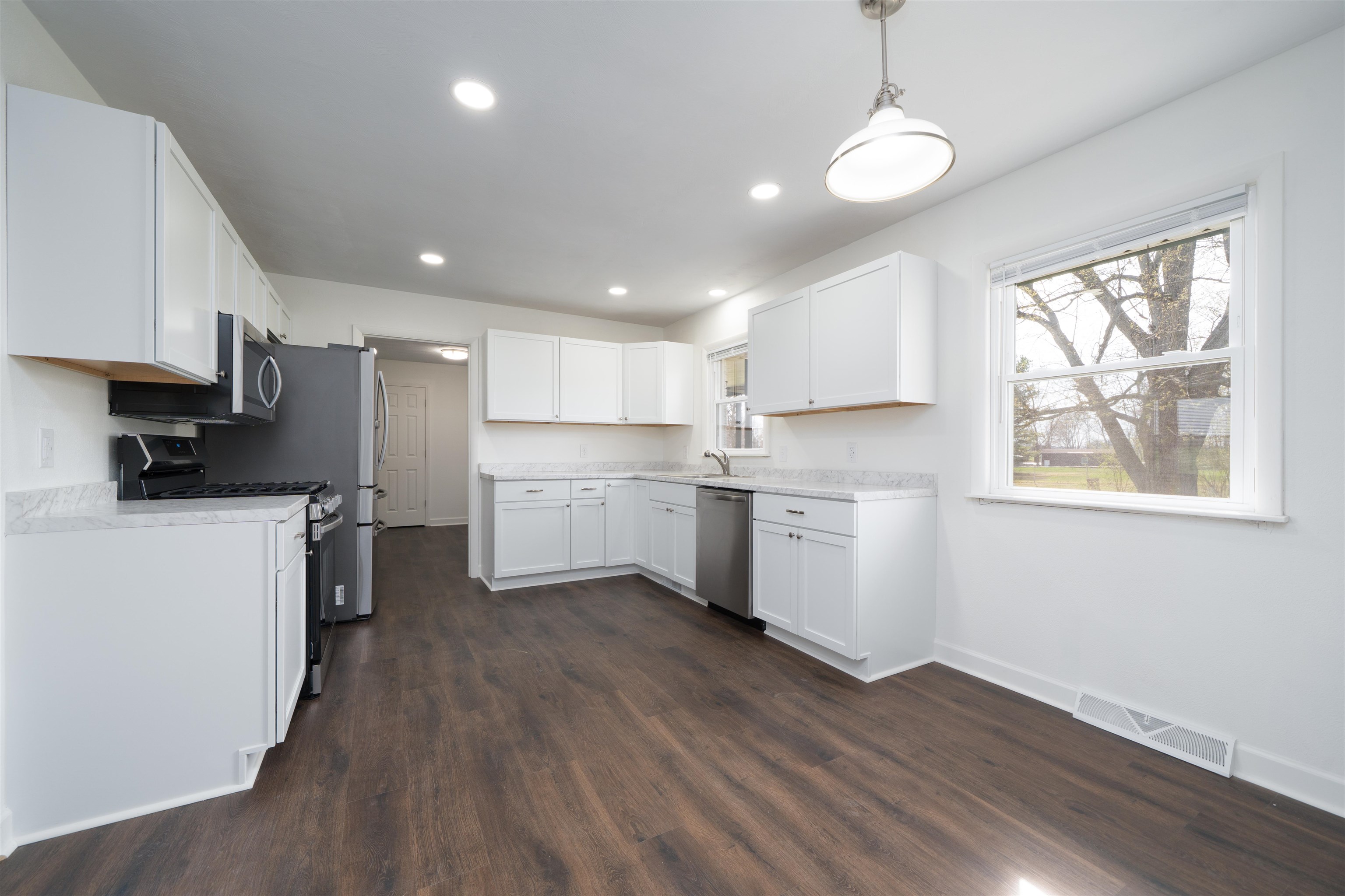 2441 Burton Rd, Utica, Kentucky 42376, 3 Bedrooms Bedrooms, ,2 BathroomsBathrooms,Single Family Residence,For Sale,Burton Rd,94400