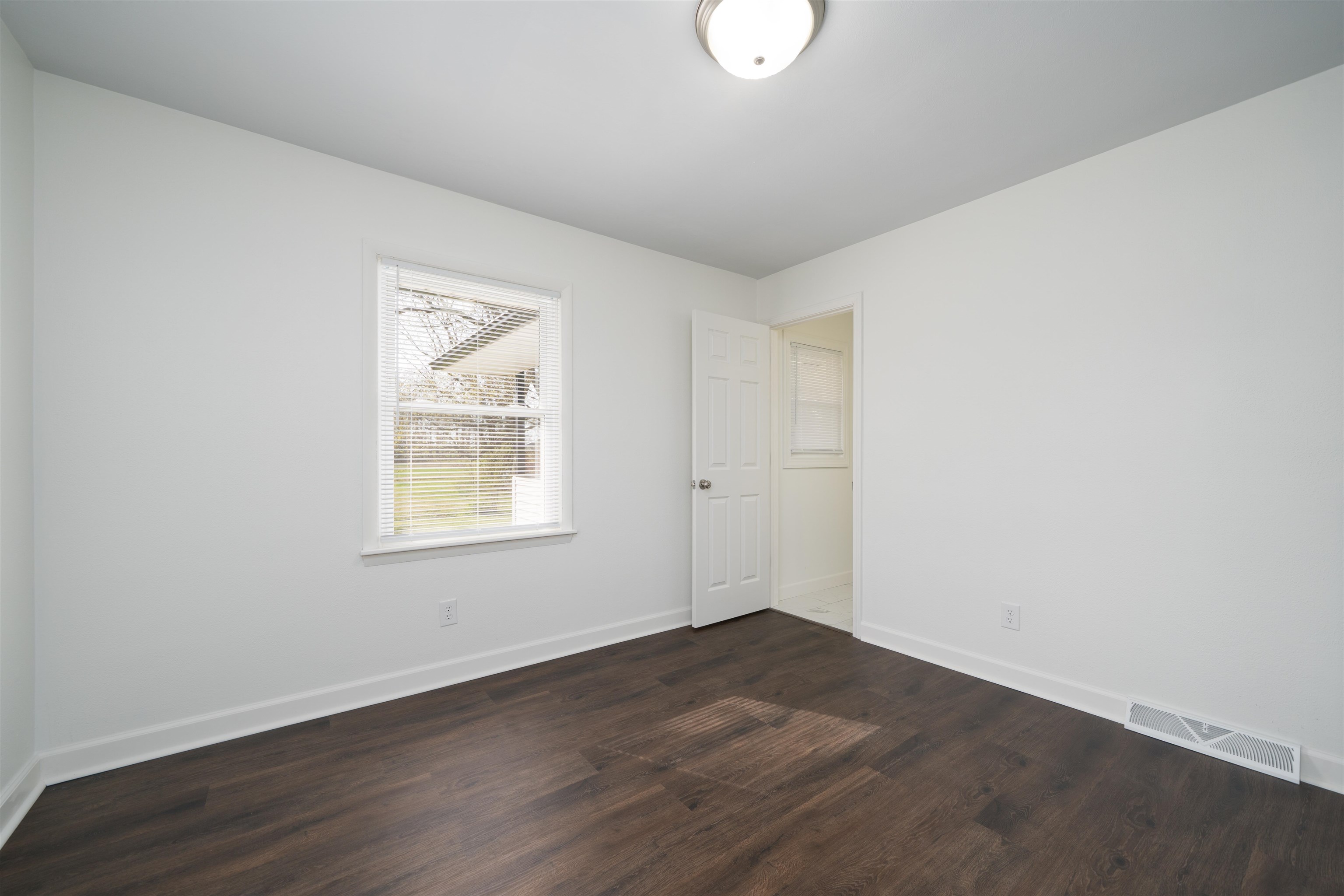 2441 Burton Rd, Utica, Kentucky 42376, 3 Bedrooms Bedrooms, ,2 BathroomsBathrooms,Single Family Residence,For Sale,Burton Rd,94400