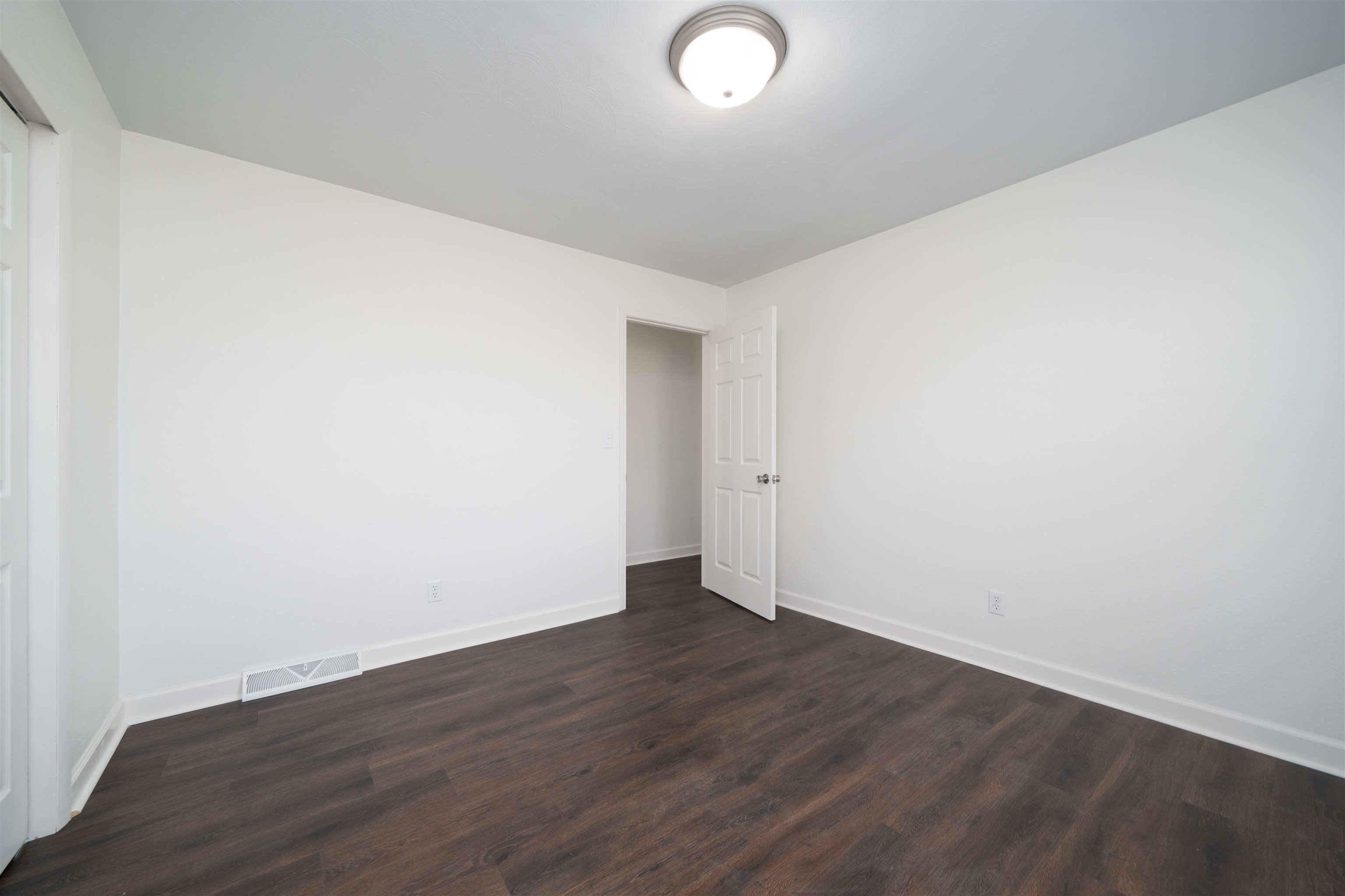 2441 Burton Rd, Utica, Kentucky 42376, 3 Bedrooms Bedrooms, ,2 BathroomsBathrooms,Single Family Residence,For Sale,Burton Rd,94400