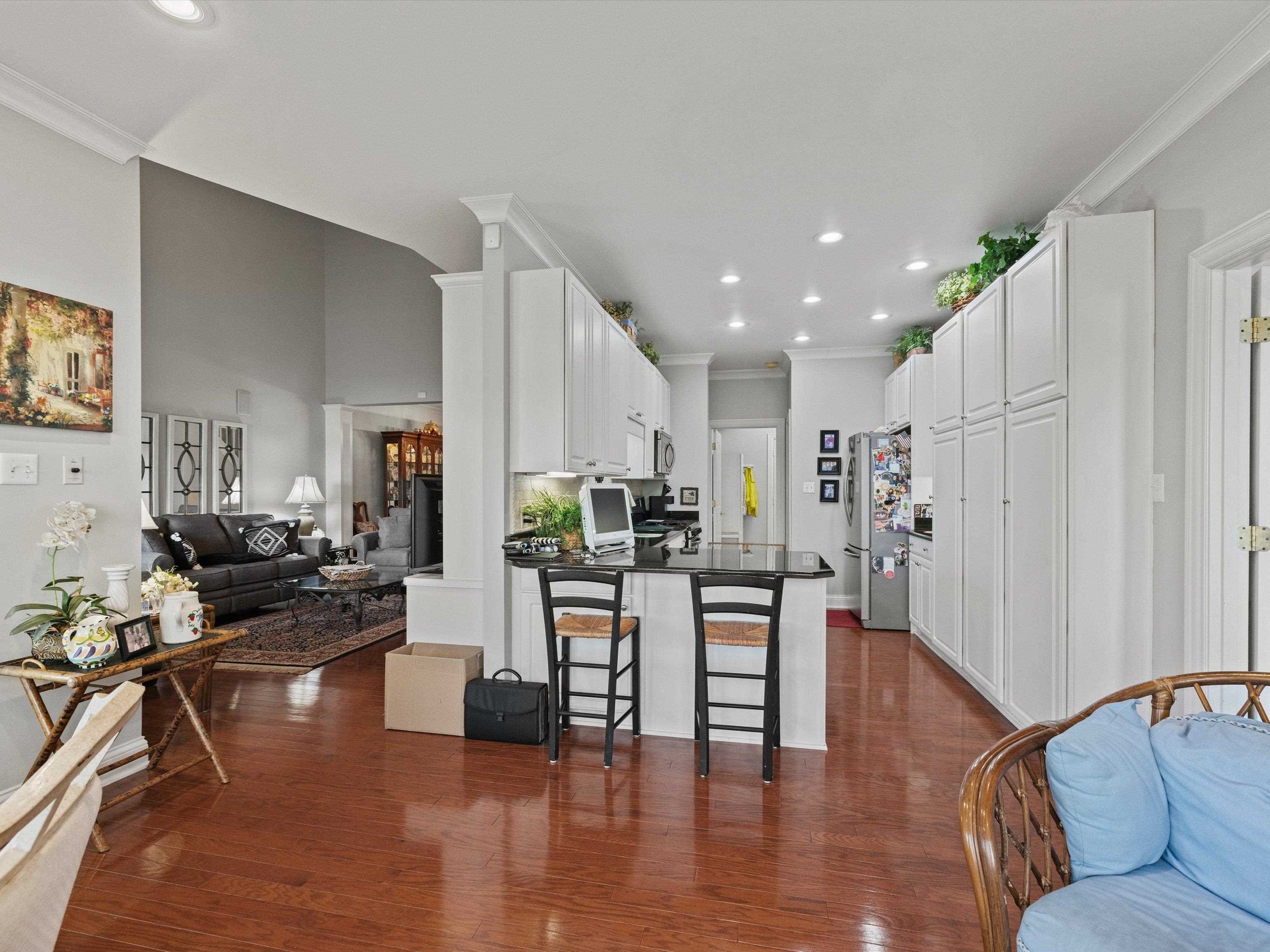 995 First Street, Owensboro, Kentucky 42301, 4 Bedrooms Bedrooms, ,2 BathroomsBathrooms,Single Family Residence,For Sale,First Street,94401