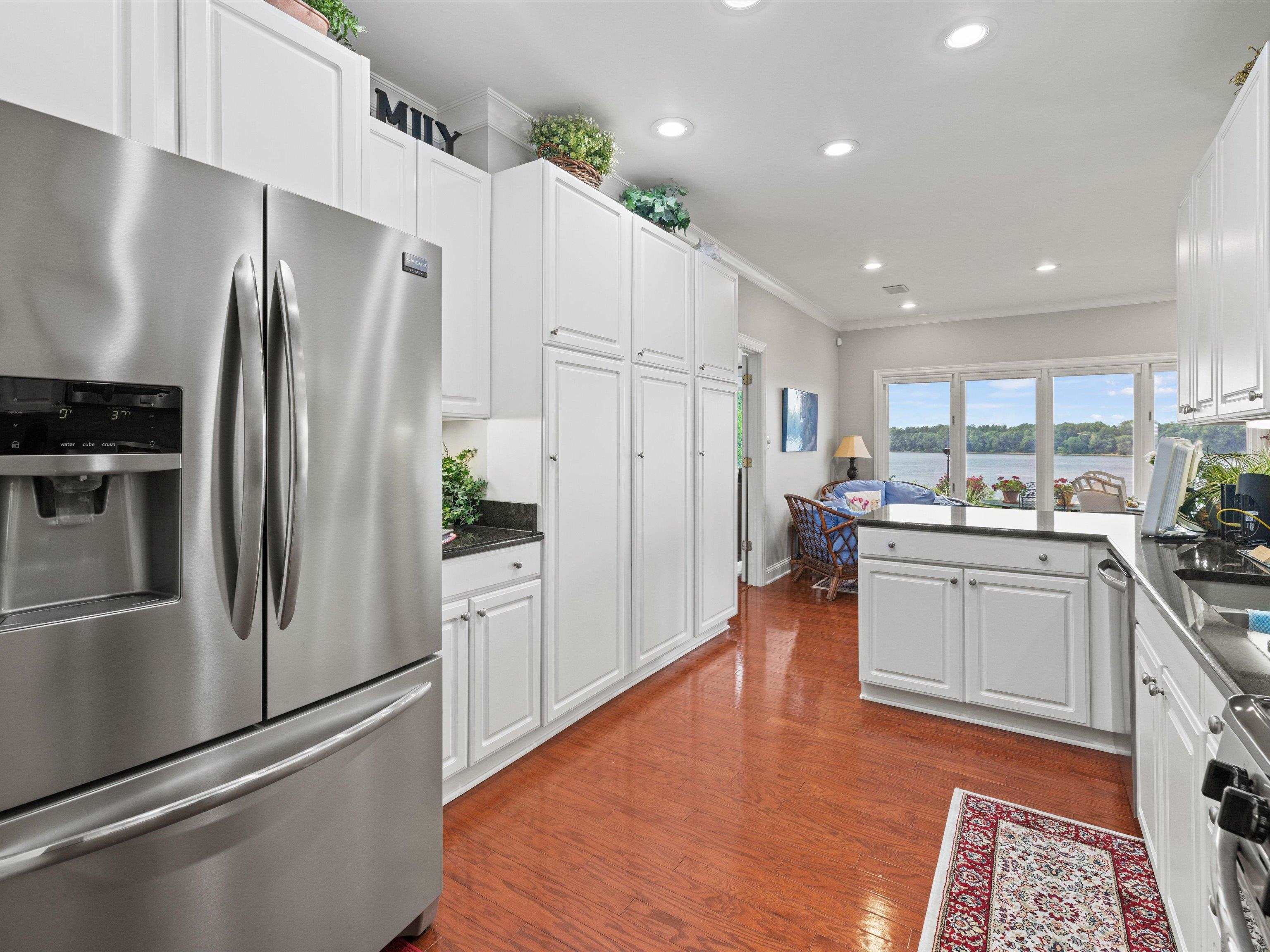 995 First Street, Owensboro, Kentucky 42301, 4 Bedrooms Bedrooms, ,2 BathroomsBathrooms,Single Family Residence,For Sale,First Street,94401