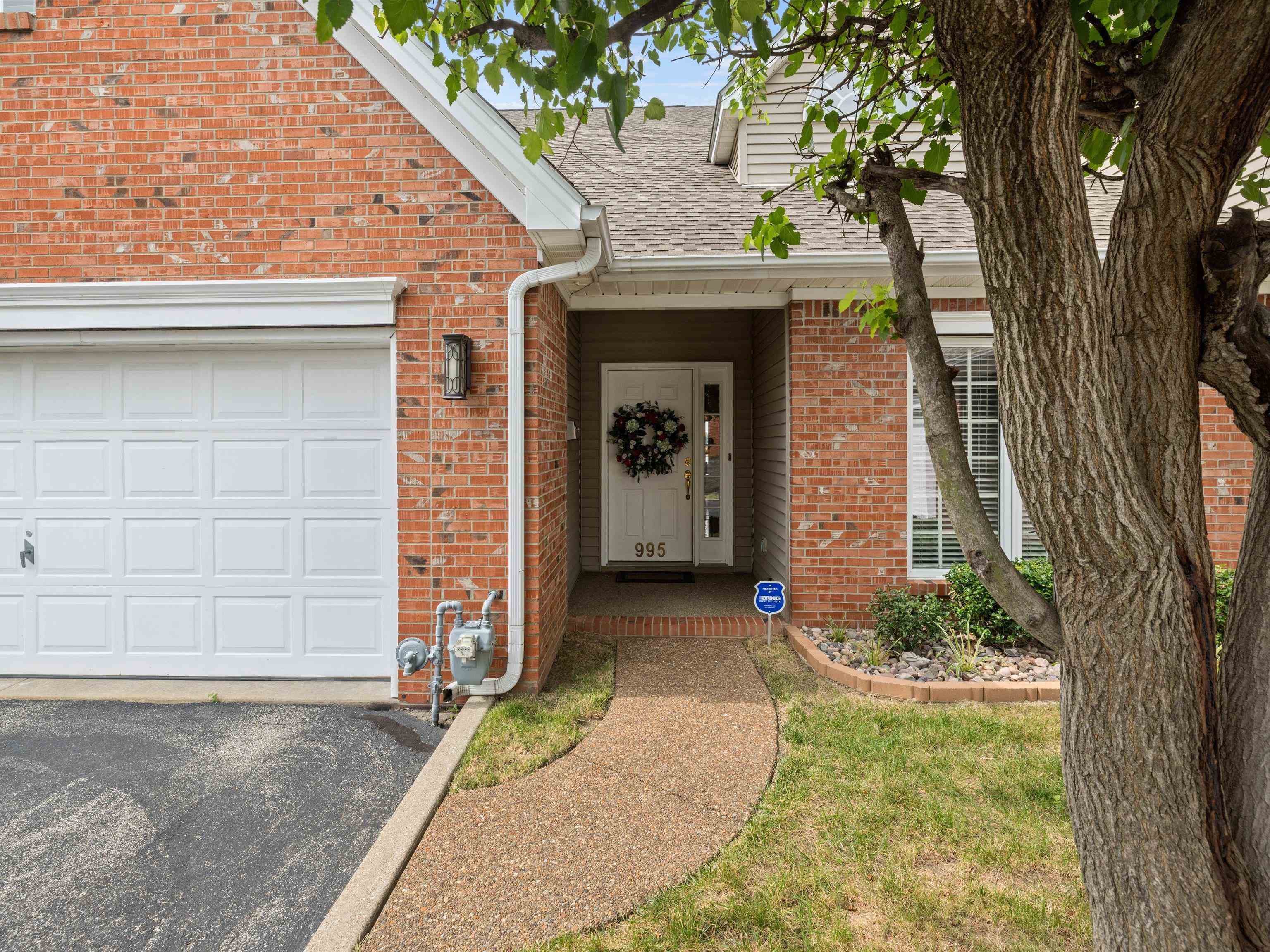 995 First Street, Owensboro, Kentucky 42301, 4 Bedrooms Bedrooms, ,2 BathroomsBathrooms,Single Family Residence,For Sale,First Street,94401