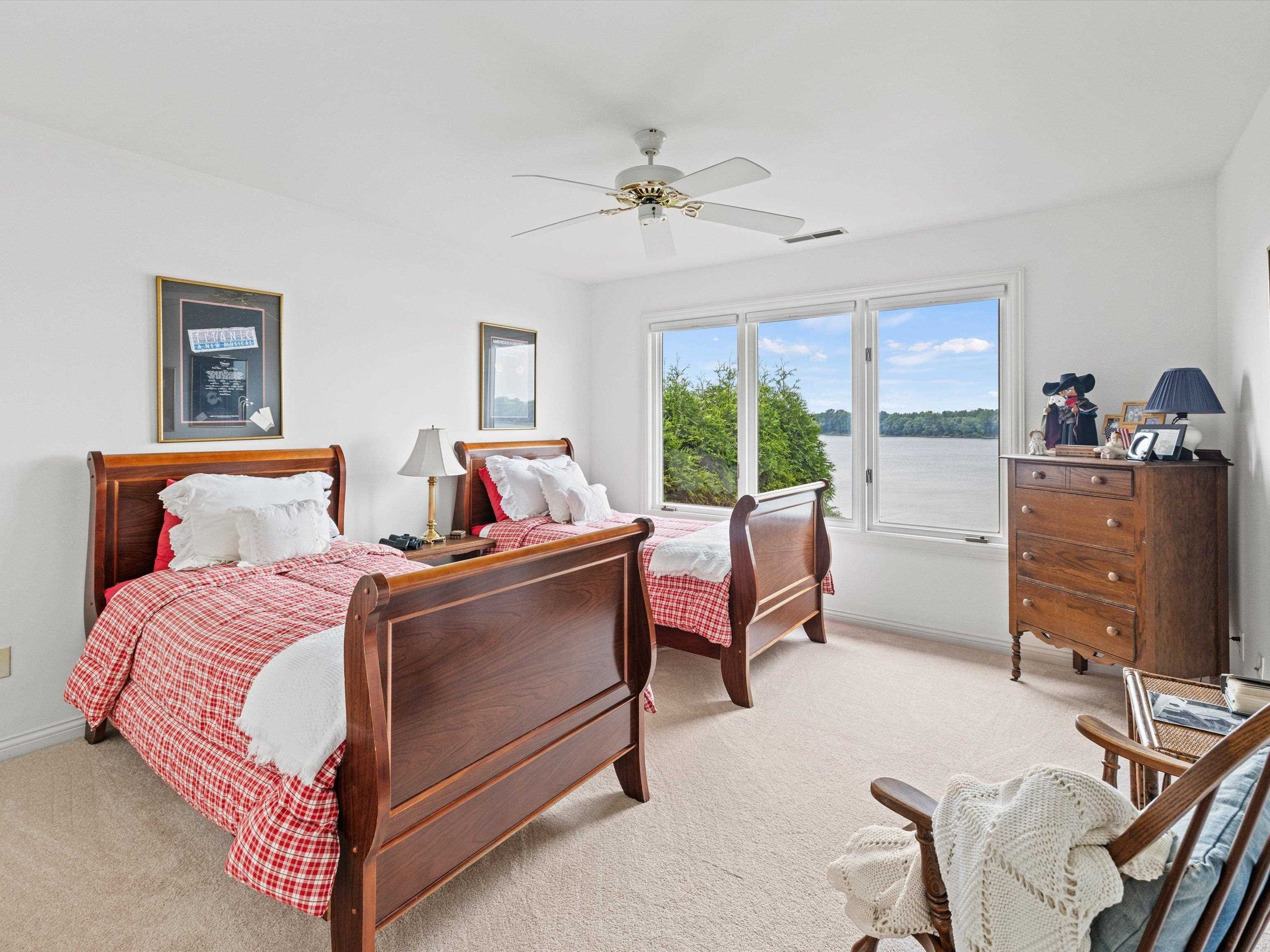 995 First Street, Owensboro, Kentucky 42301, 4 Bedrooms Bedrooms, ,2 BathroomsBathrooms,Single Family Residence,For Sale,First Street,94401