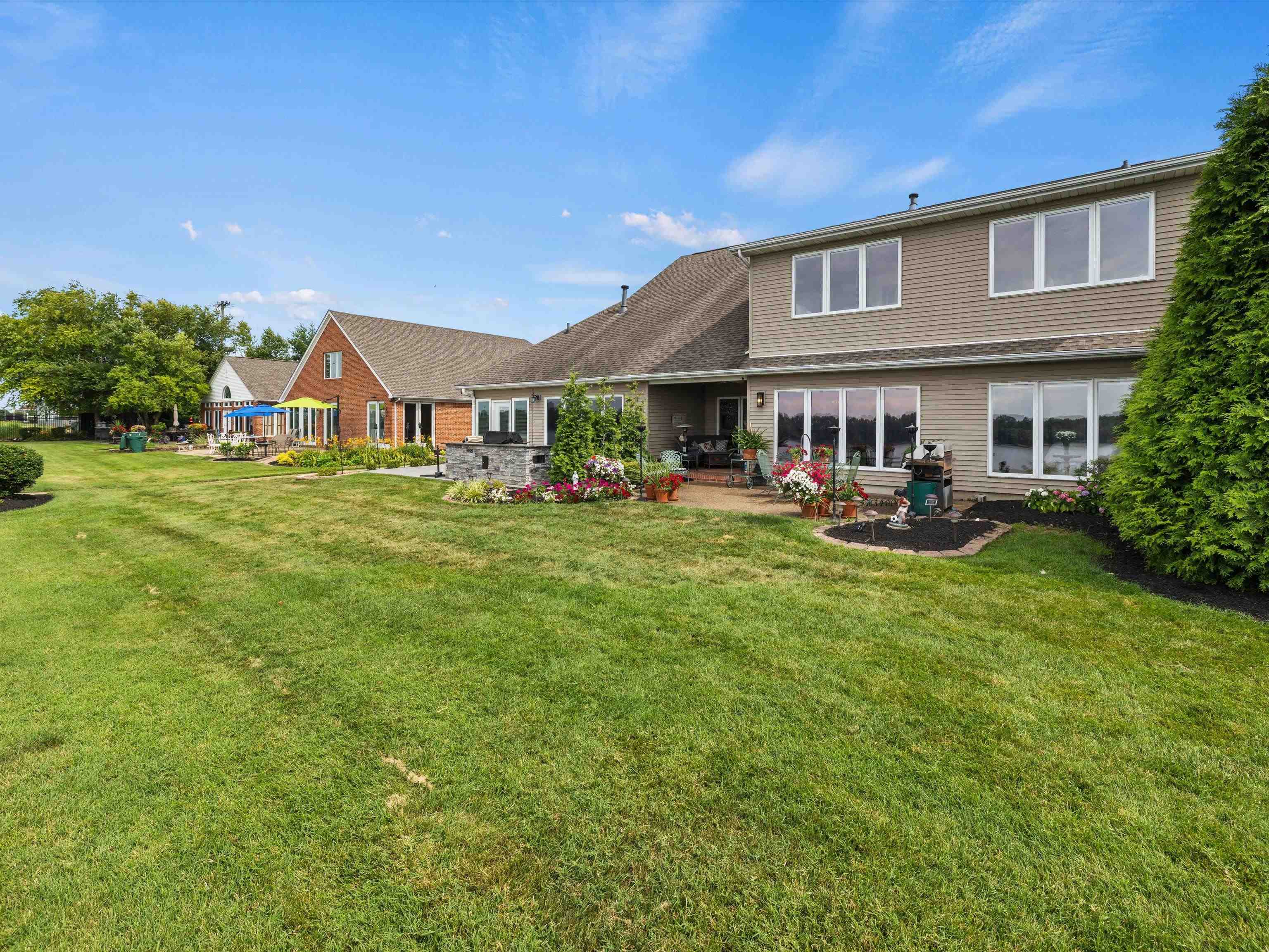 995 First Street, Owensboro, Kentucky 42301, 4 Bedrooms Bedrooms, ,2 BathroomsBathrooms,Single Family Residence,For Sale,First Street,94401