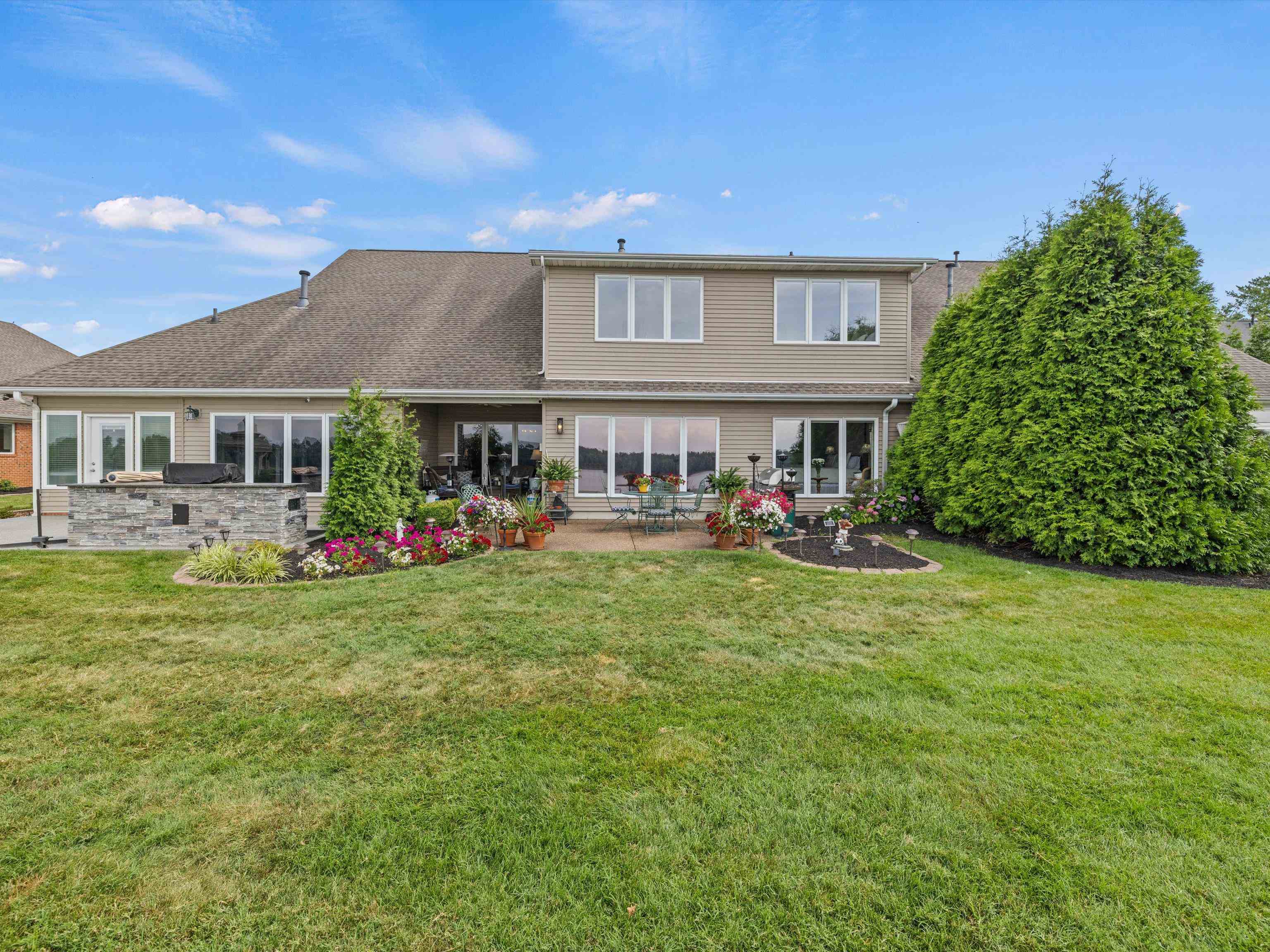 995 First Street, Owensboro, Kentucky 42301, 4 Bedrooms Bedrooms, ,2 BathroomsBathrooms,Single Family Residence,For Sale,First Street,94401