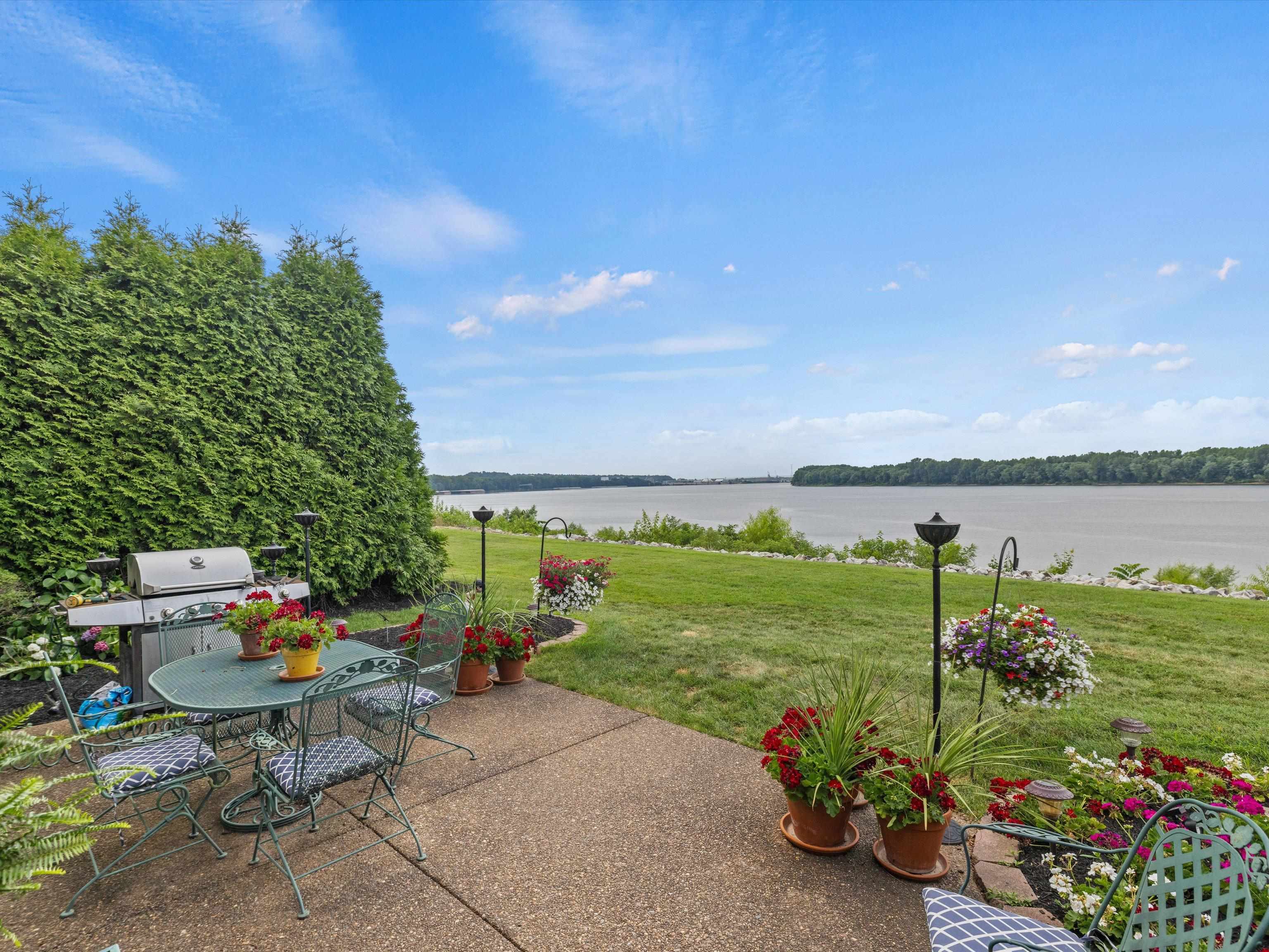 995 First Street, Owensboro, Kentucky 42301, 4 Bedrooms Bedrooms, ,2 BathroomsBathrooms,Single Family Residence,For Sale,First Street,94401