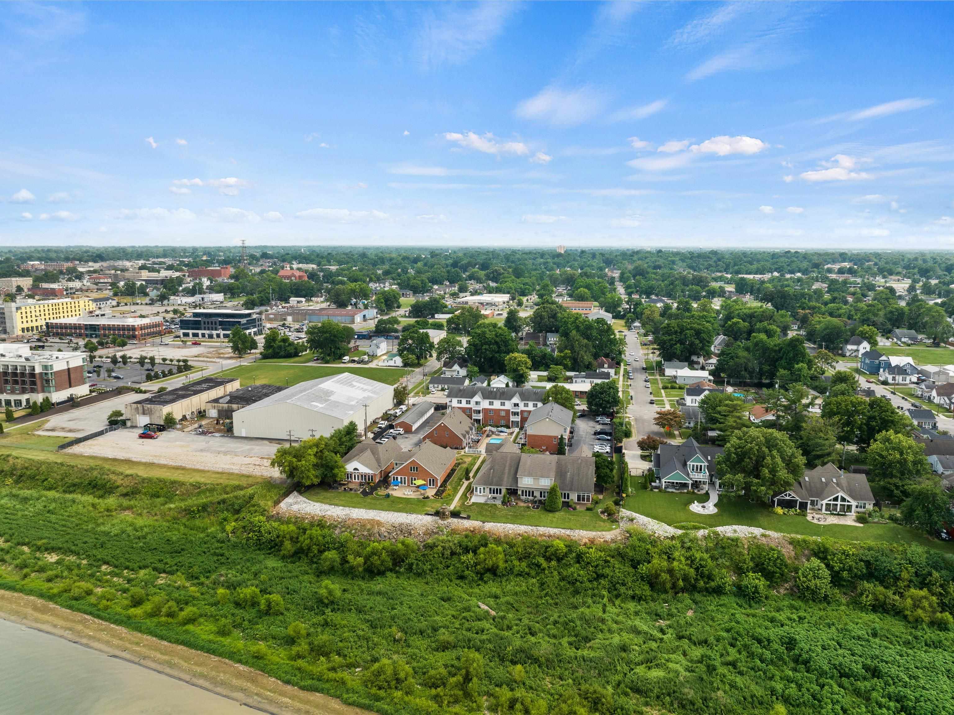 995 First Street, Owensboro, Kentucky 42301, 4 Bedrooms Bedrooms, ,2 BathroomsBathrooms,Single Family Residence,For Sale,First Street,94401